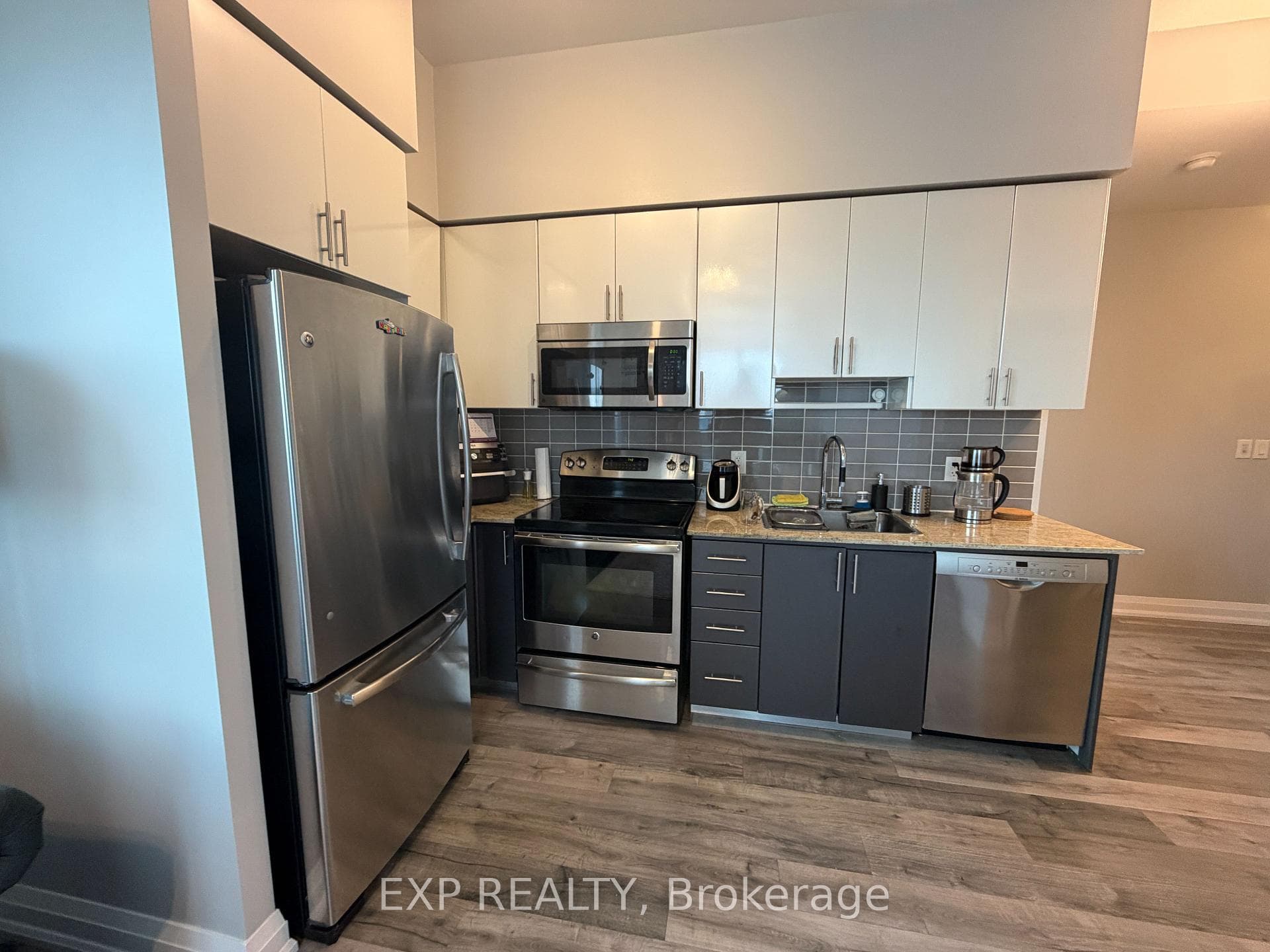 7171 Yonge Street Unit 308 photo 4