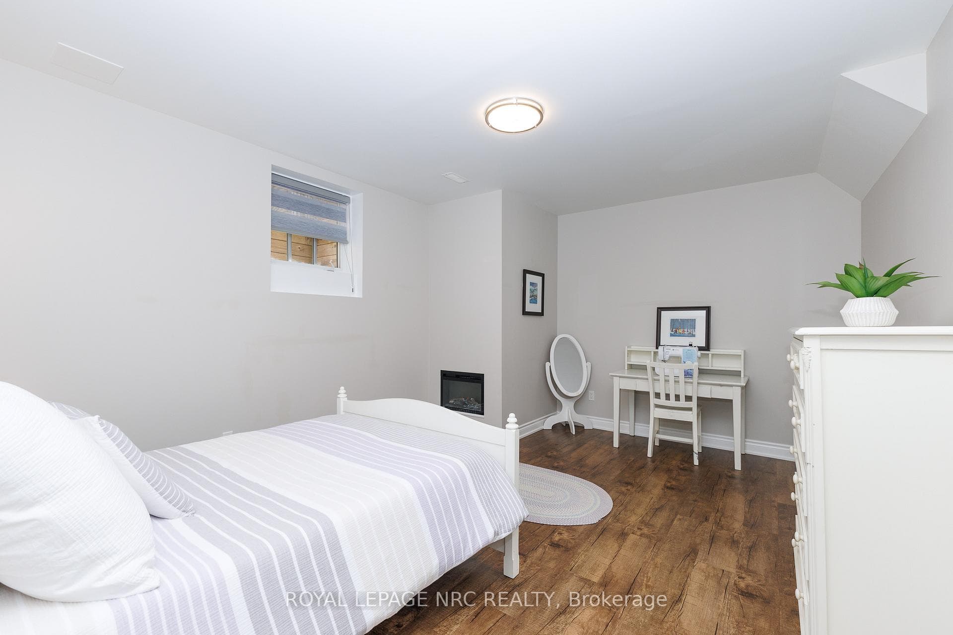 97 BROCK Street photo 49