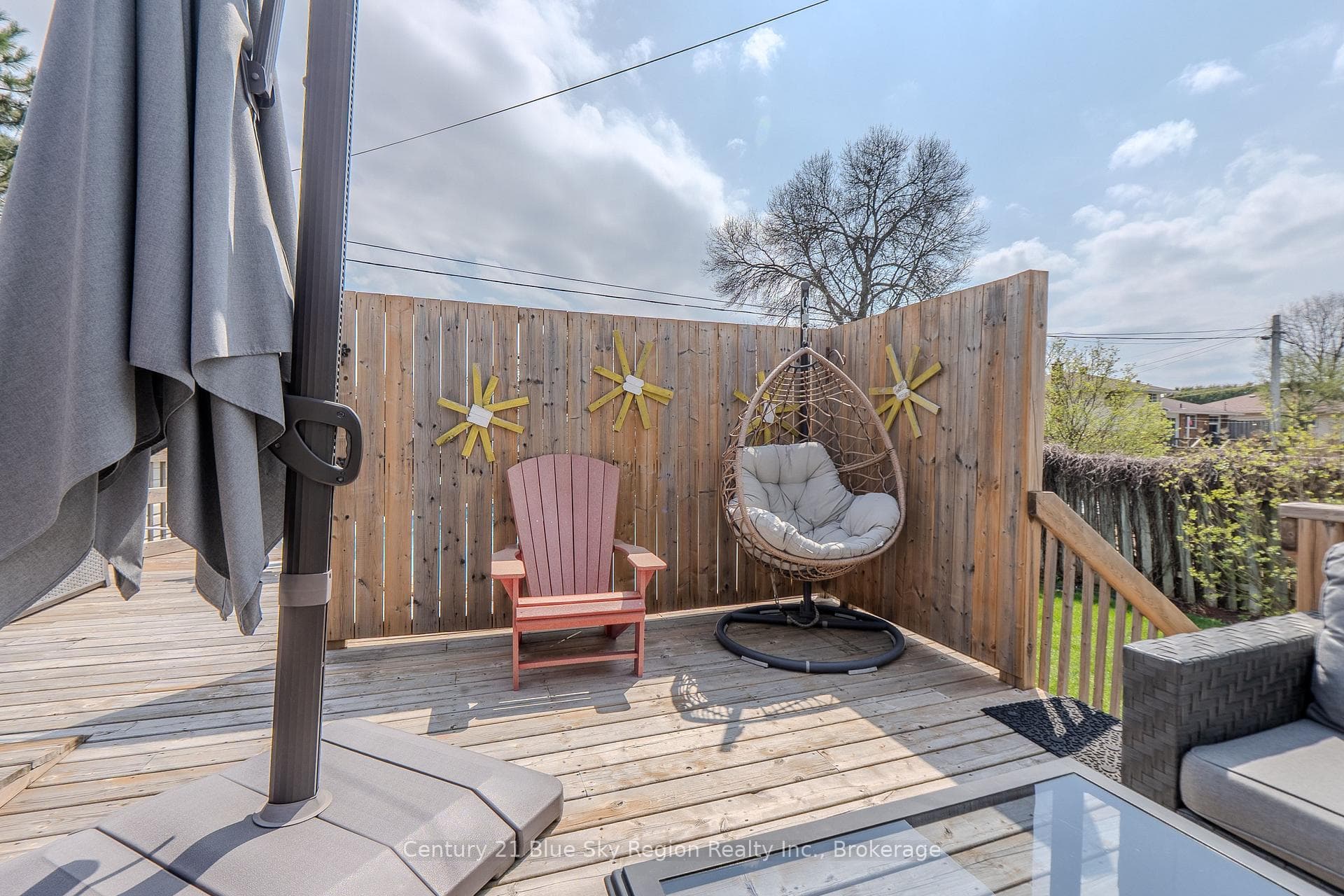 203 Rancier Street photo 35