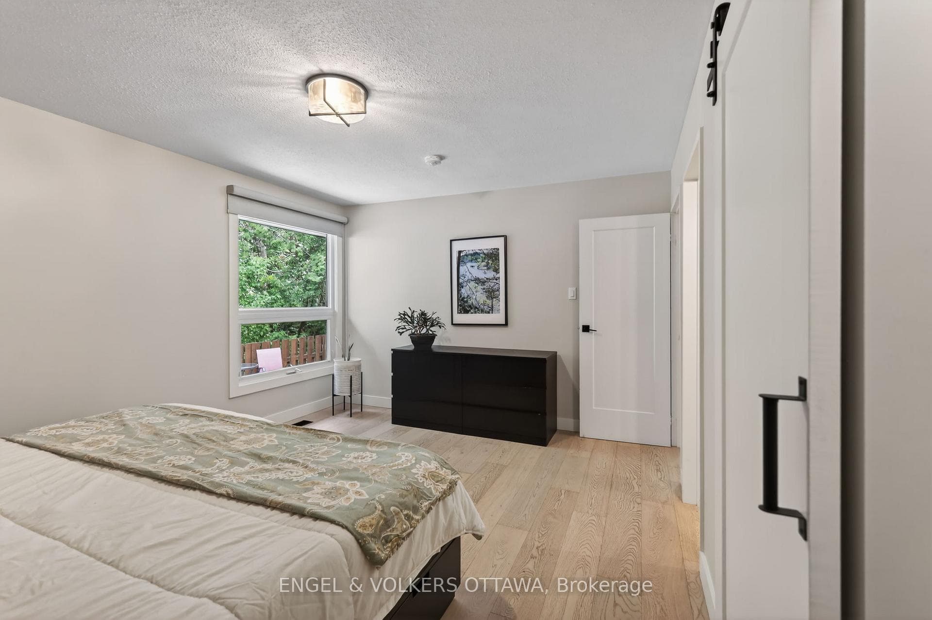164 McClintock Way Unit 6 photo 21