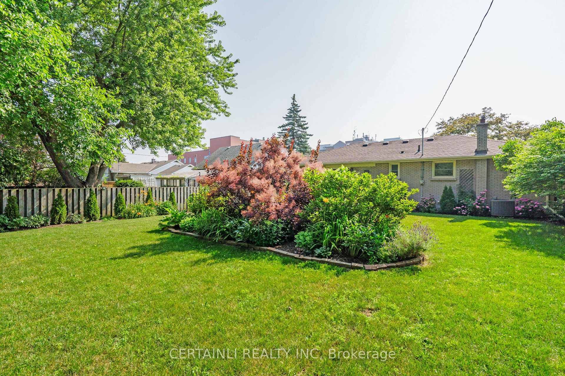 15 Hepburn Avenue photo 28