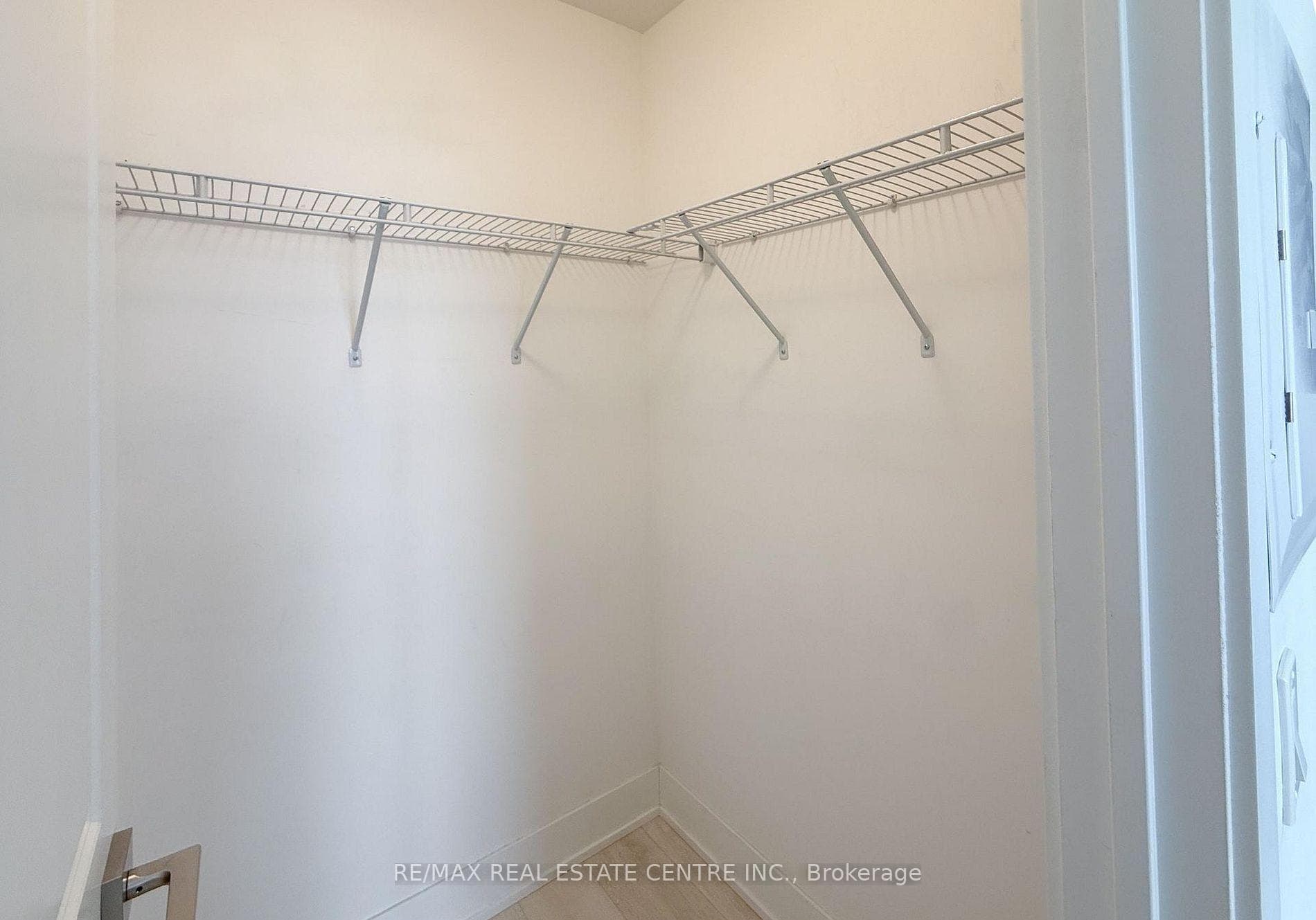 2916 Highway 7 Road Unit 1210 photo 27