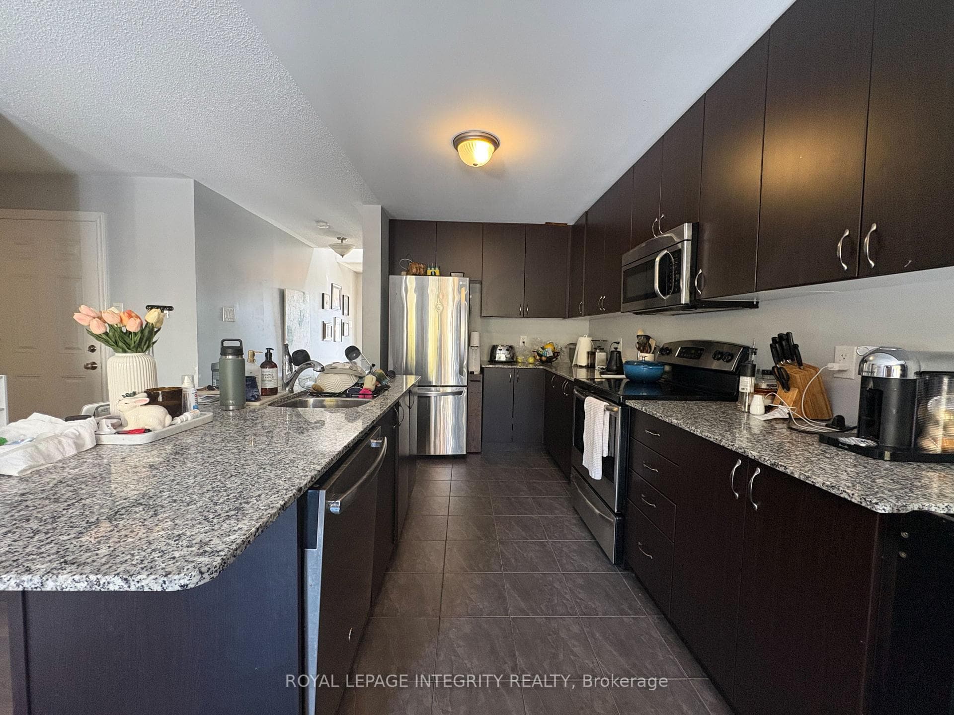 325 MEADOWBREEZE Drive photo 9