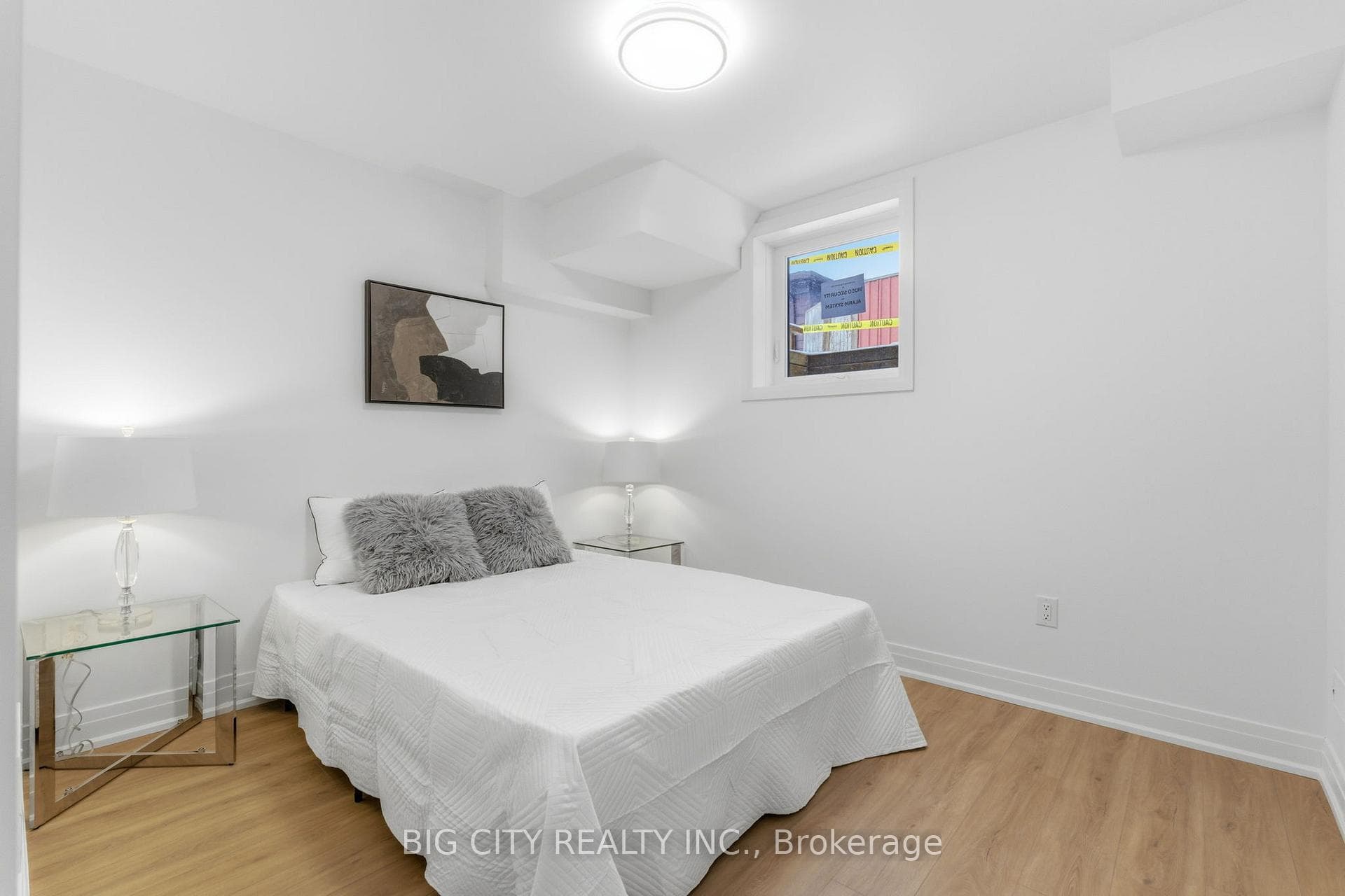 68 Westholme Avenue Unit 4 photo 17