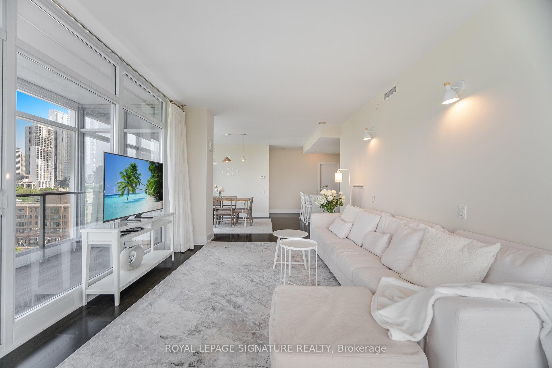 170 Avenue Road Unit 810 photo 21