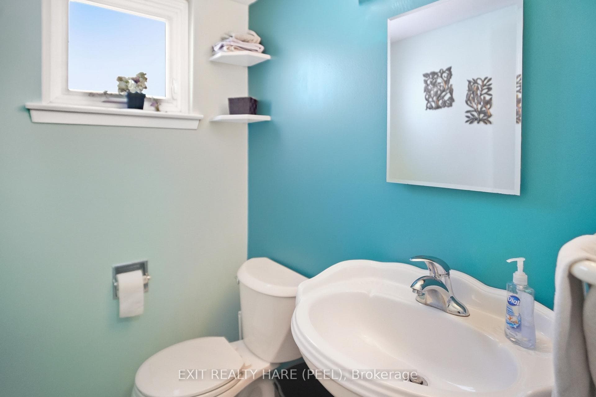 20 Sutherland Avenue photo 31