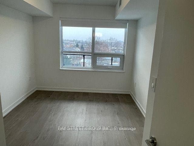 556 Marlee Avenue Unit 529 photo 12