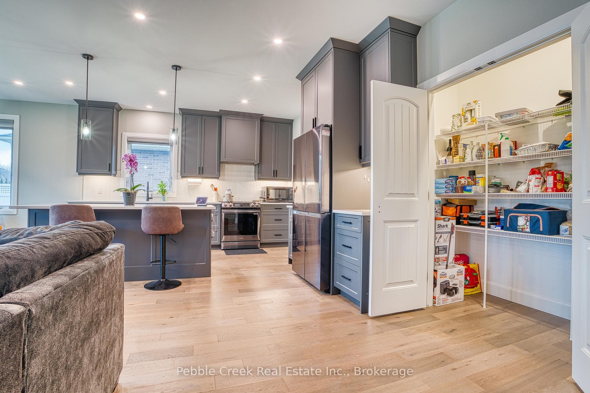 pantry, lots of storage!