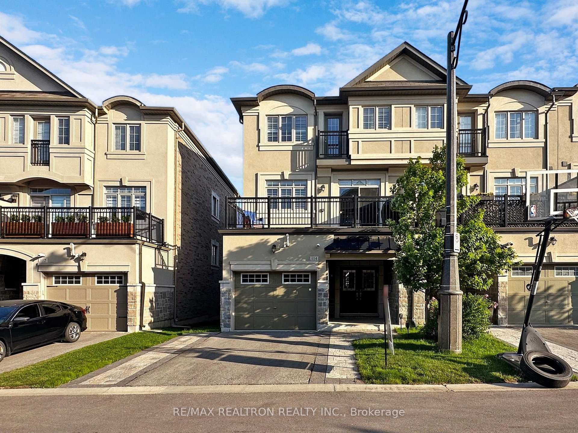 114 Puccini Drive photo 2