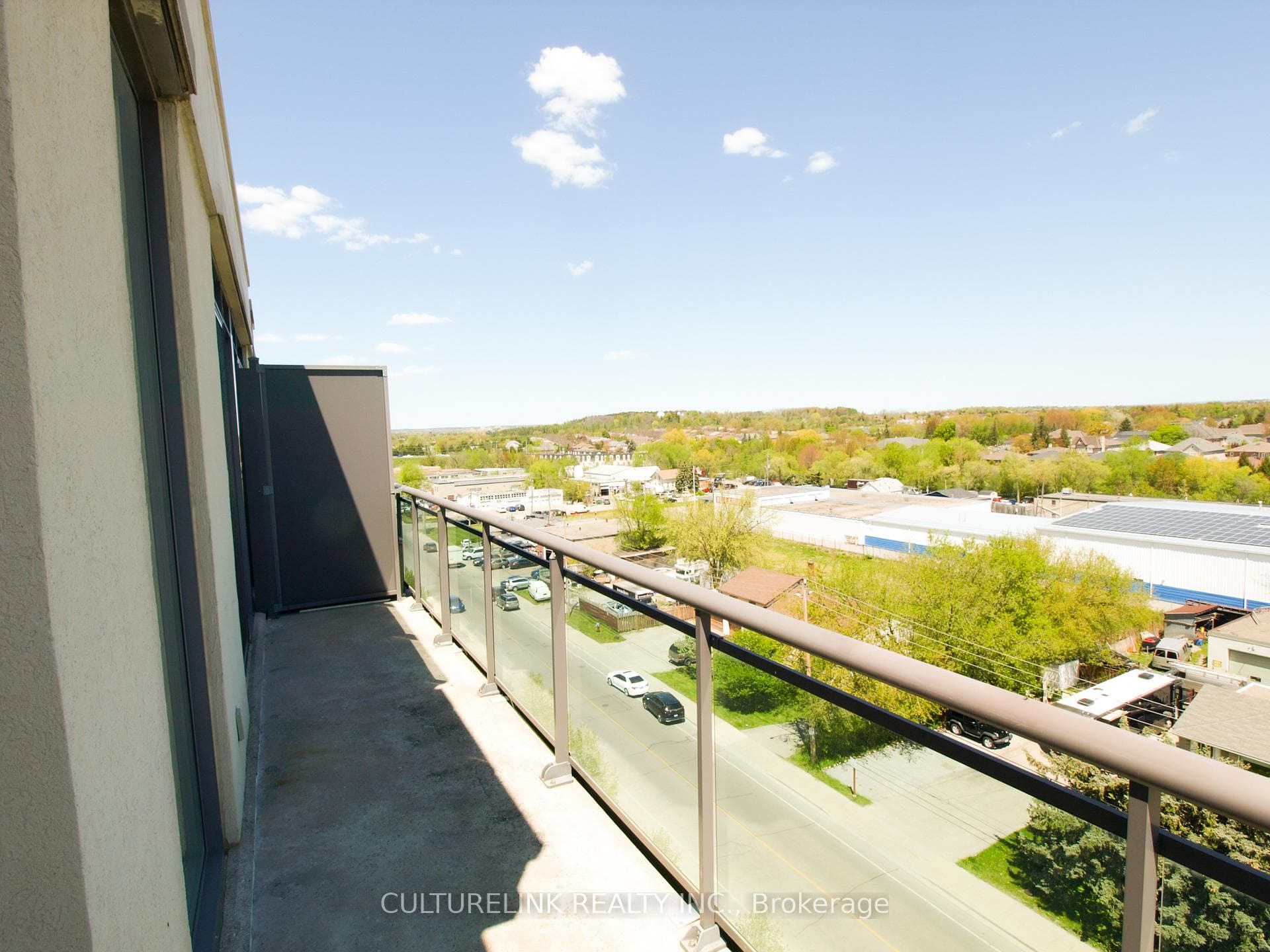 310 Red Maple Road Unit 814 photo 13