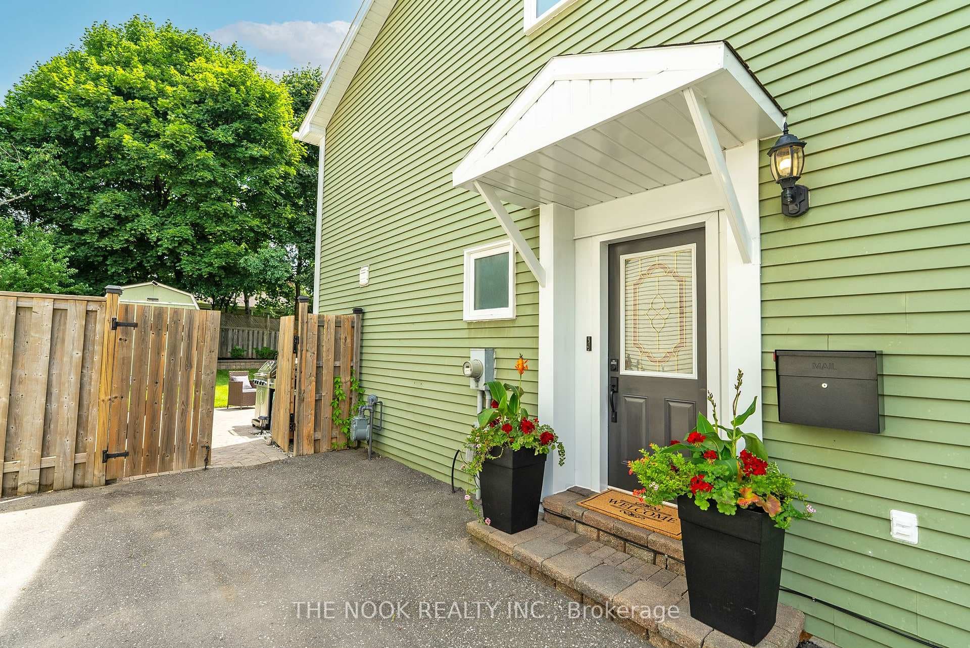 114 Martin Road photo 2