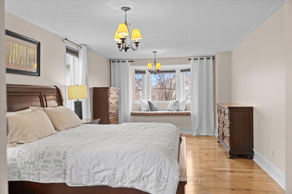 131 Chancery Crescent photo 32