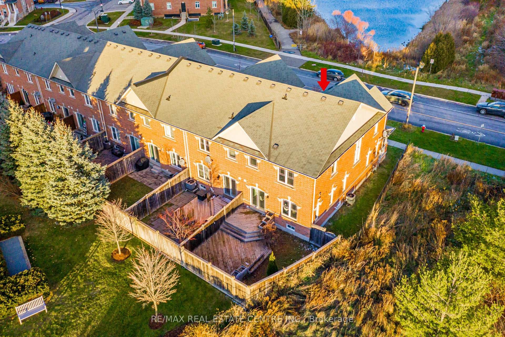 1361 Costigan Road photo 36