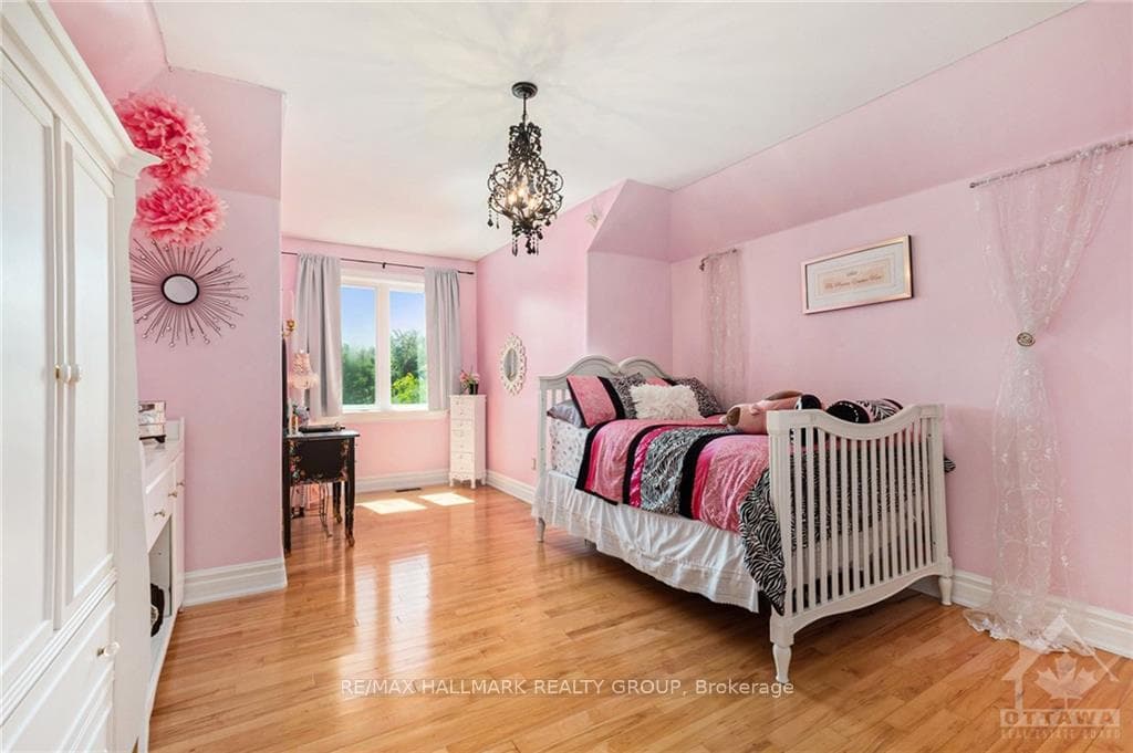 7420 DAWN TARA Drive photo 22