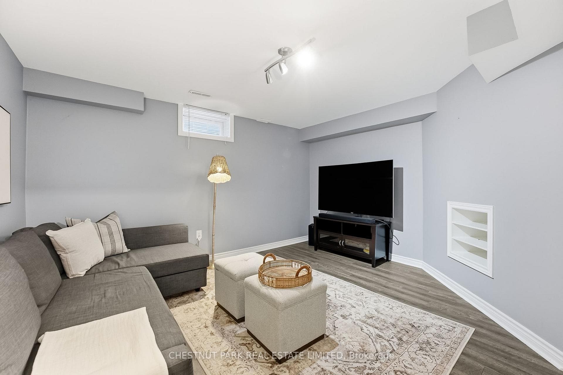 55 Apple Tree Crescent photo 31