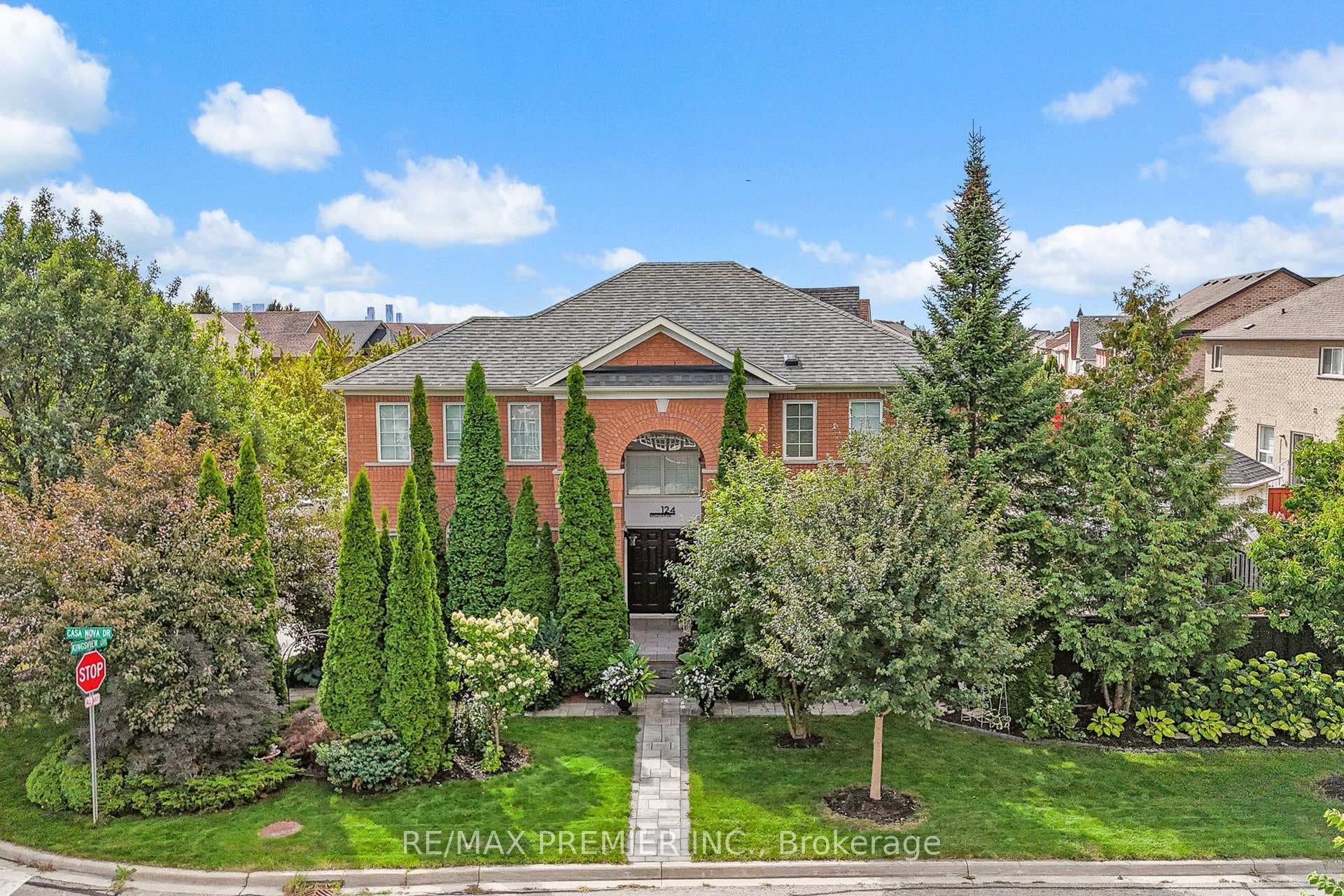 124 Kingsview Drive photo 1
