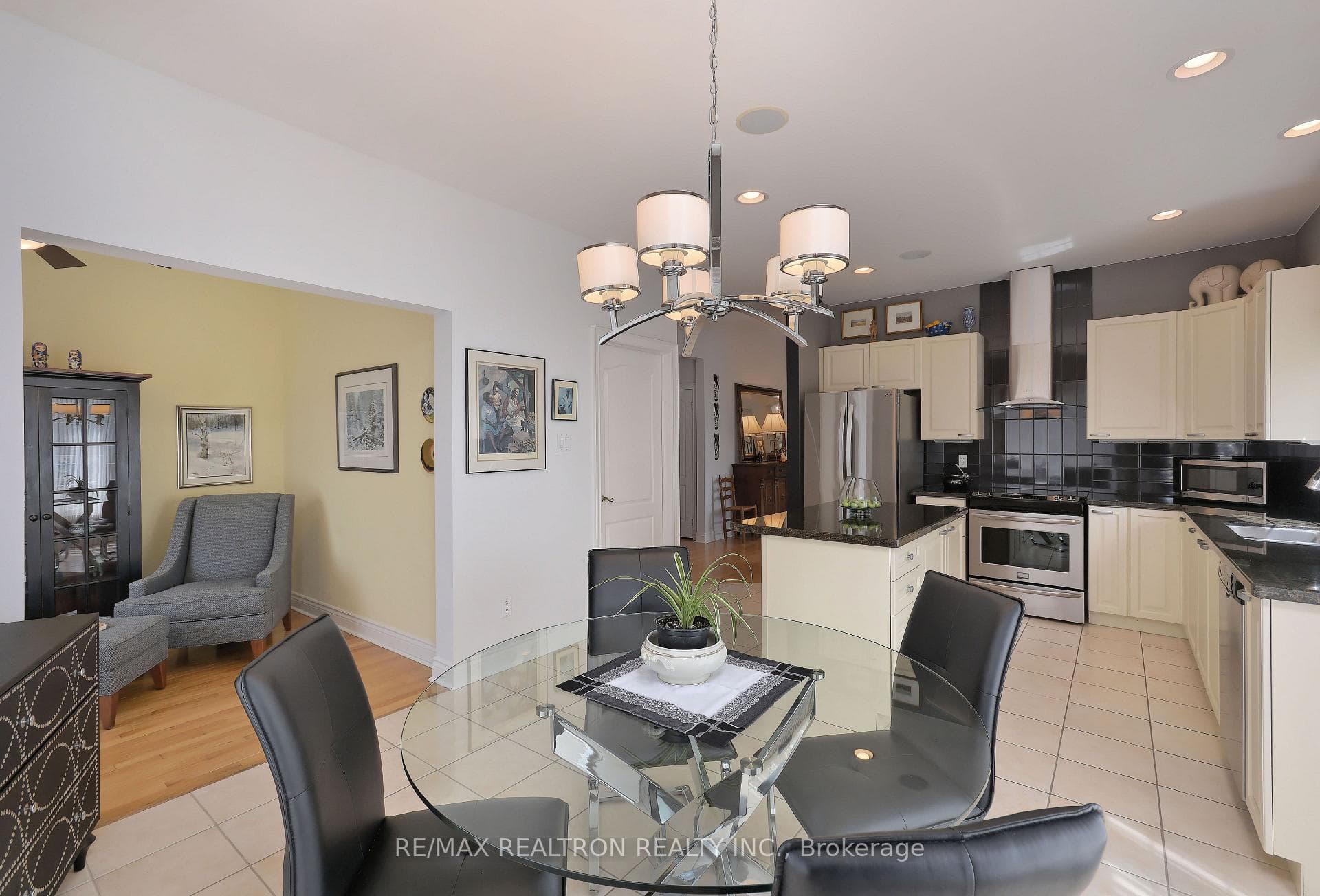 2 Vardon Gate N/A photo 12