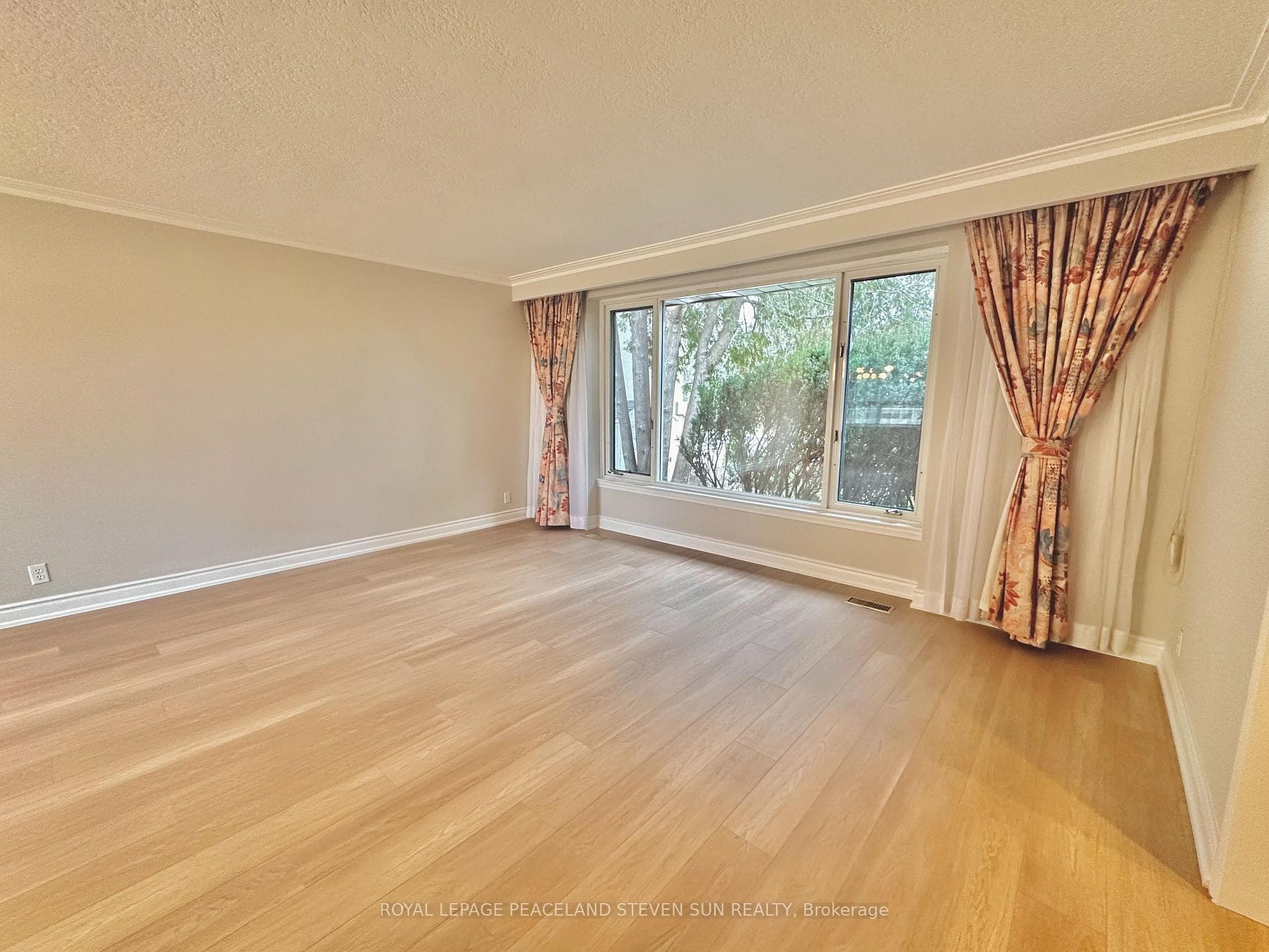 4 Wetherfield Place photo 3