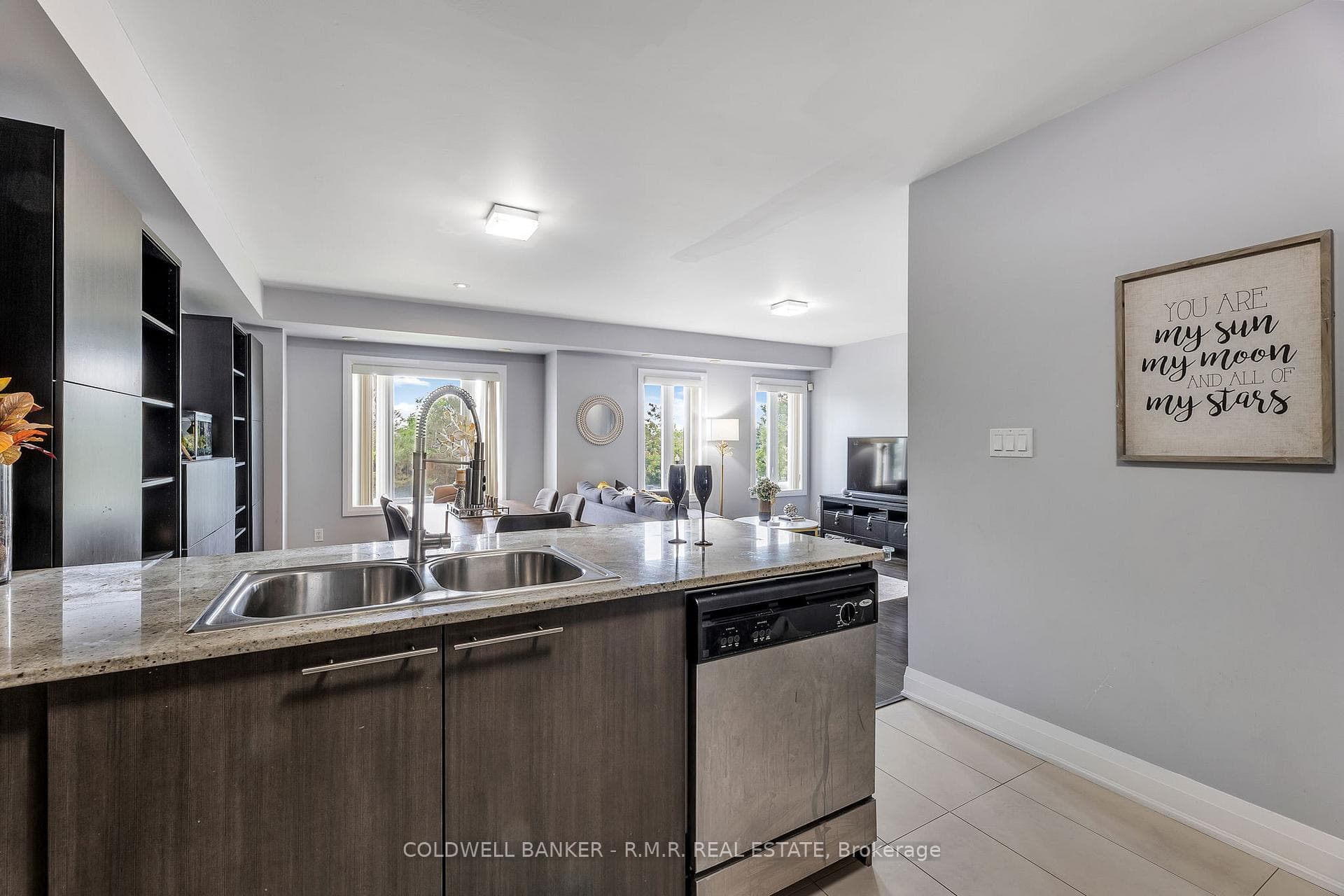 326 John Street Unit 284 photo 13