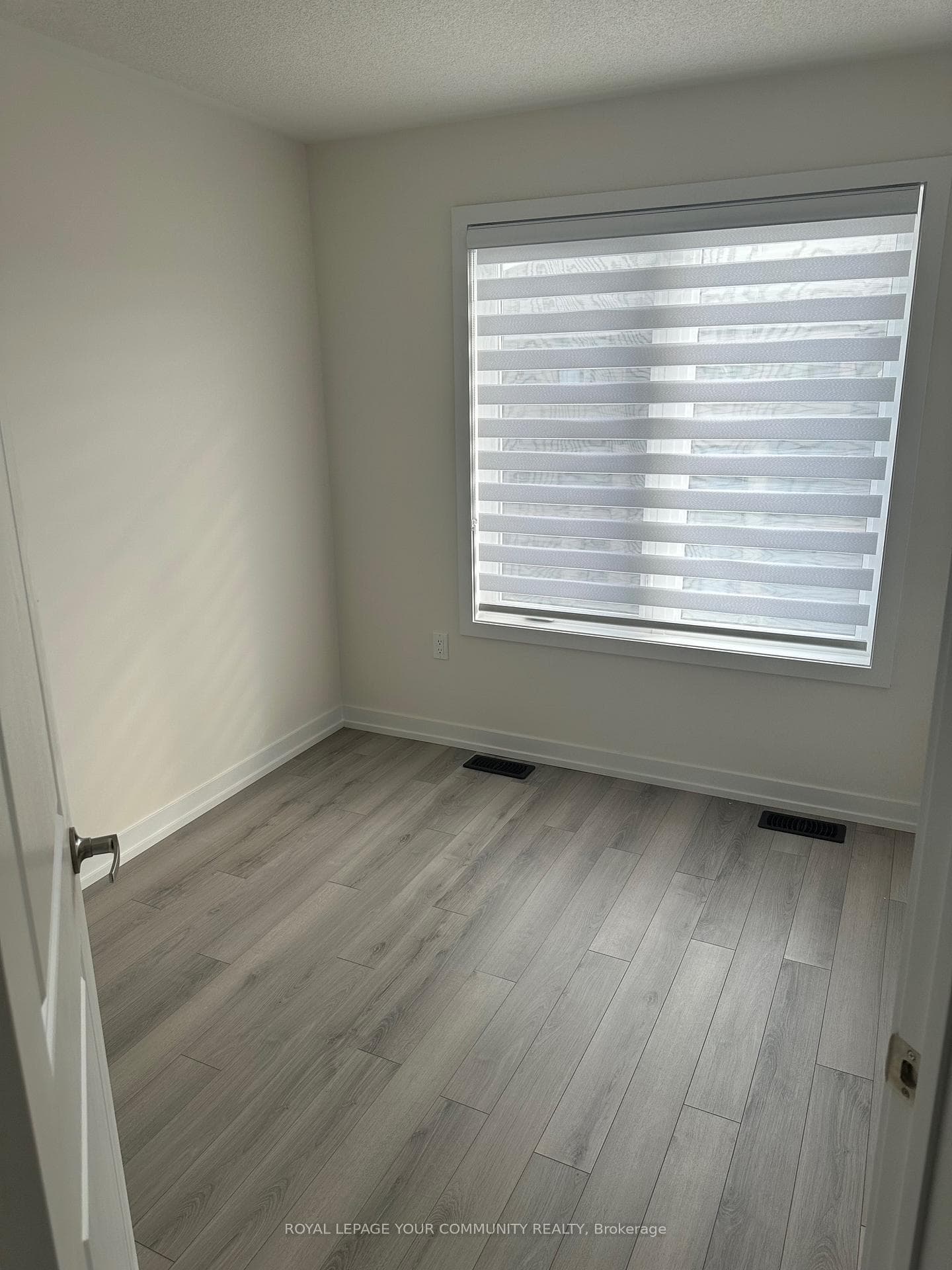 1541 Moonseed Place photo 3