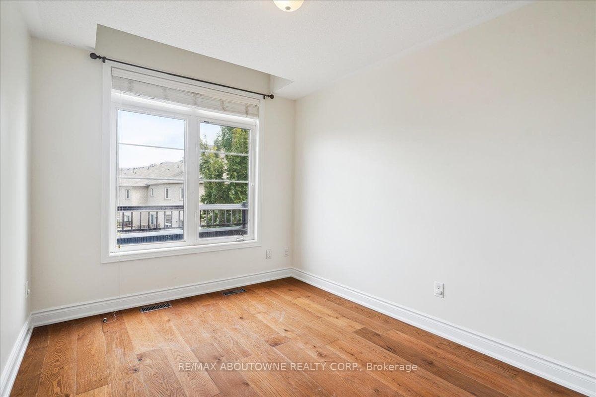 2453 Old Brompton Way photo 22