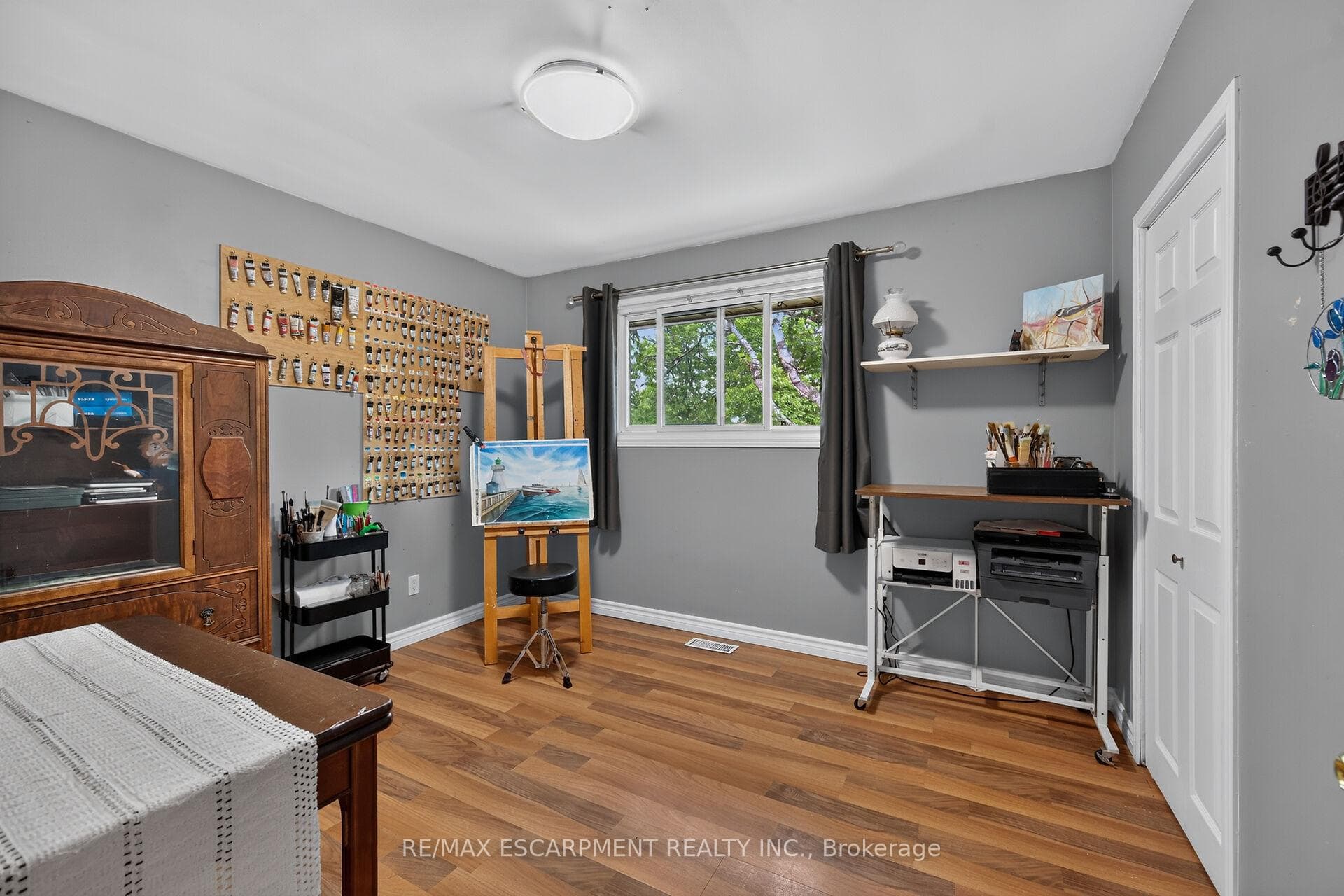 251 Mackenzie Crescent photo 21