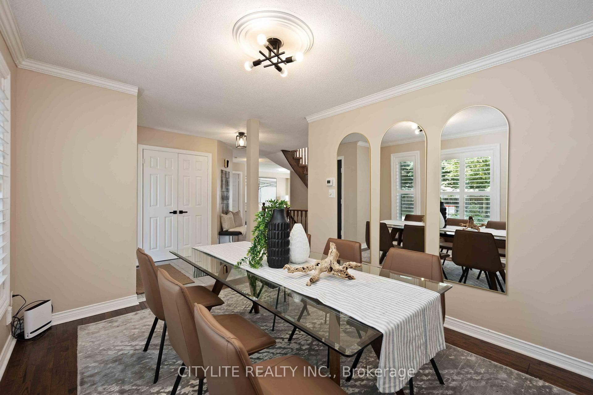 33 Mortimer Crescent photo 7