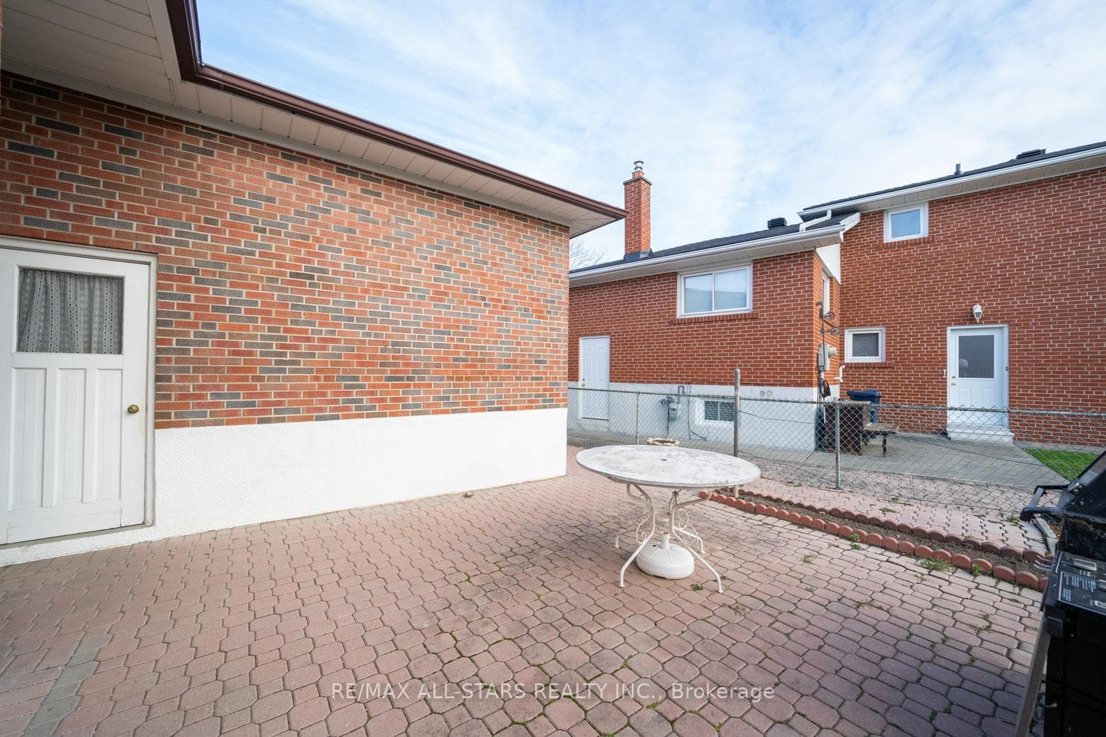 30 Orangewood Crescent photo 36