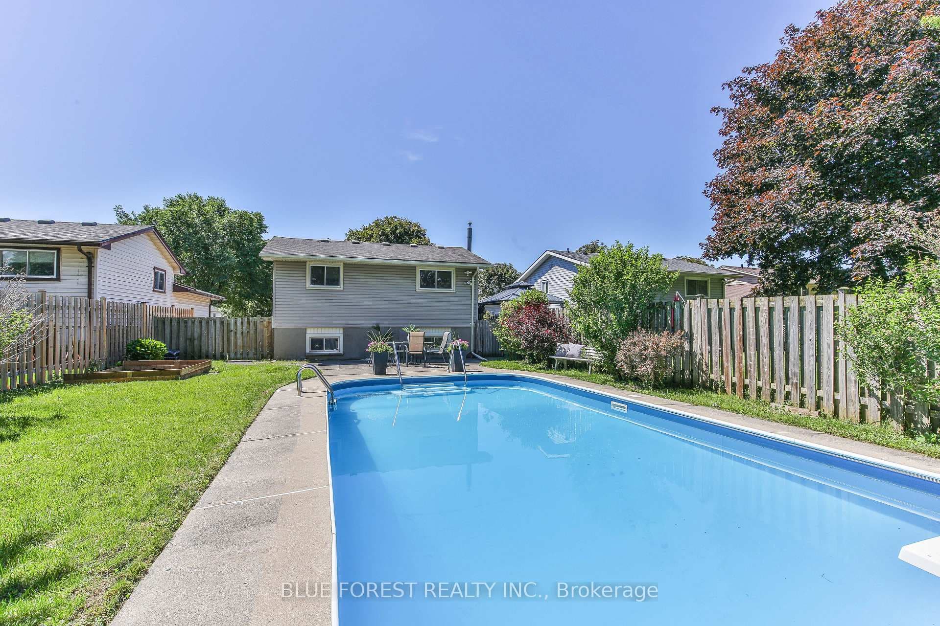 71 Rosamond Crescent photo 40