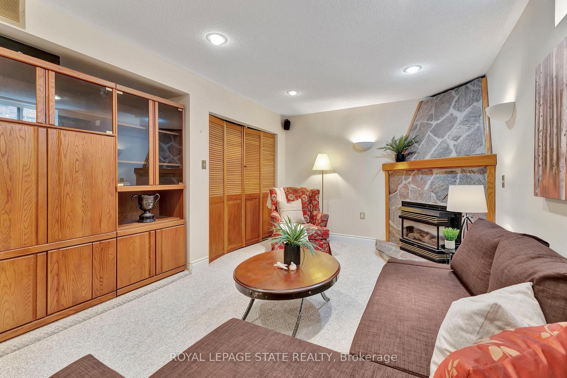 411 East 15th Street photo 19