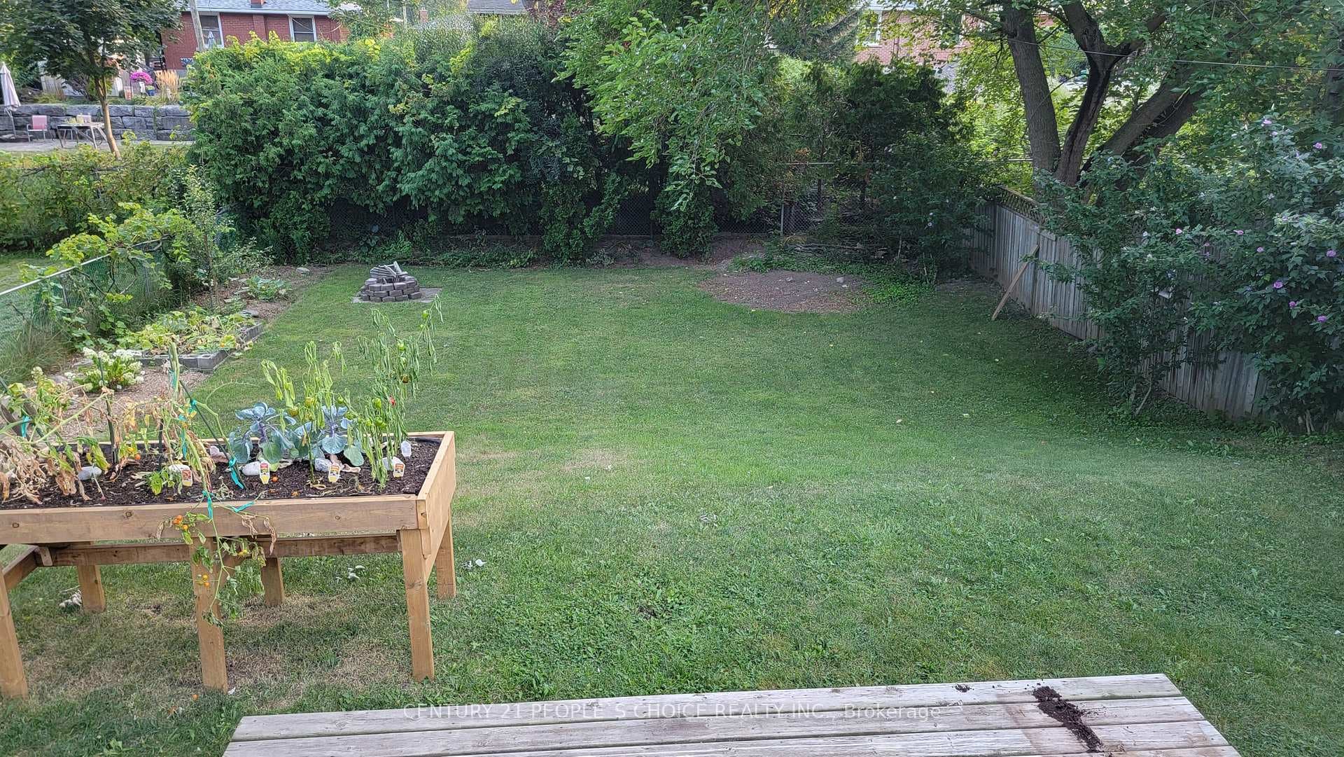1402 Fisher Avenue photo 24