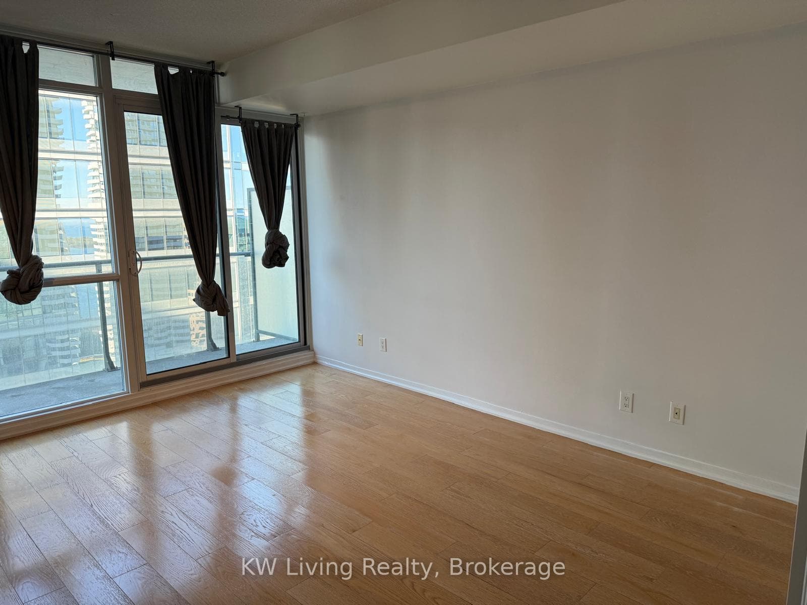 65 Bremner Boulevard Unit 3506 photo 4
