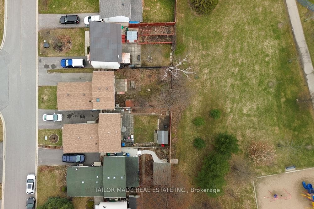 17 Hyde Park Court photo 37