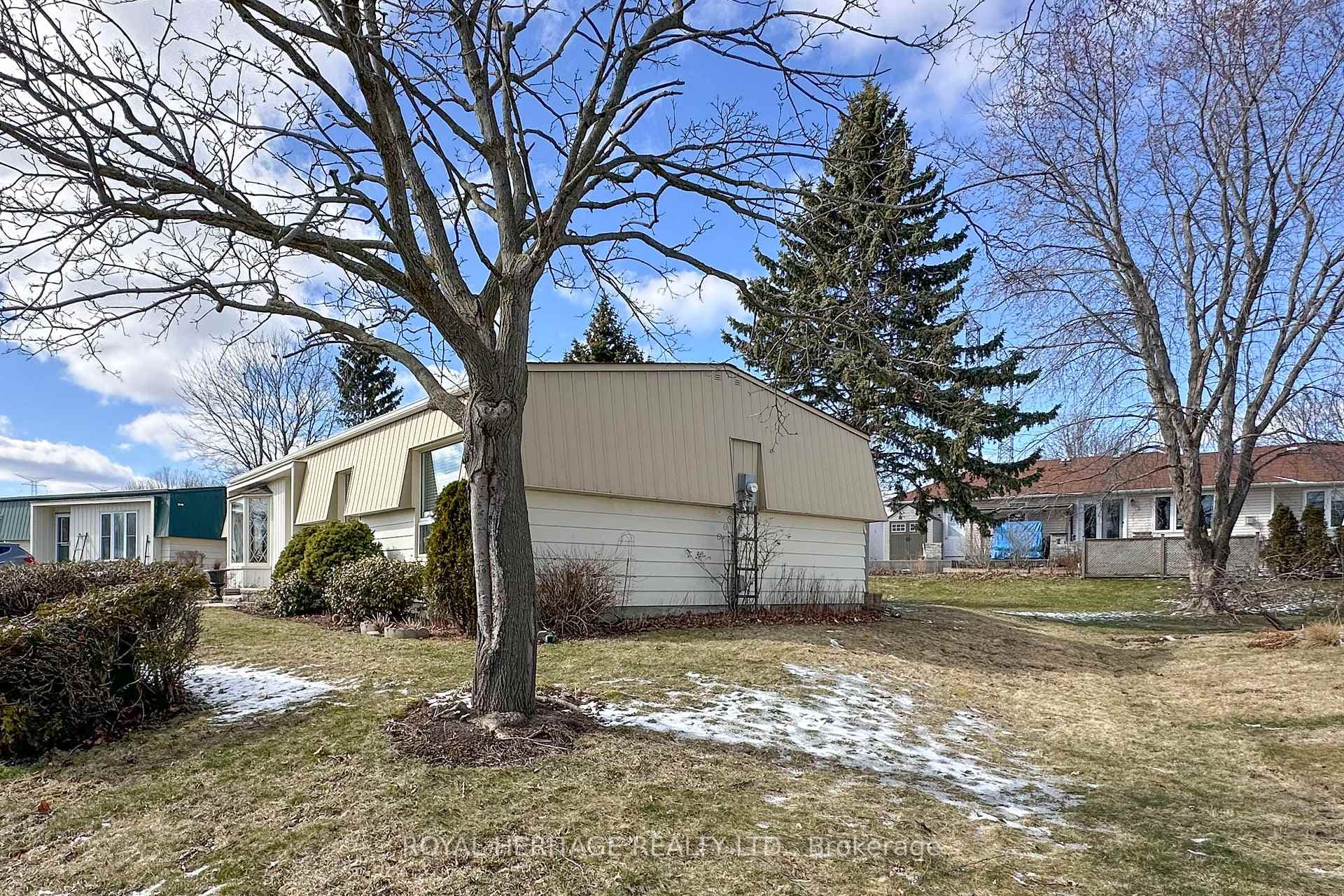 19 Cabot Court photo 3