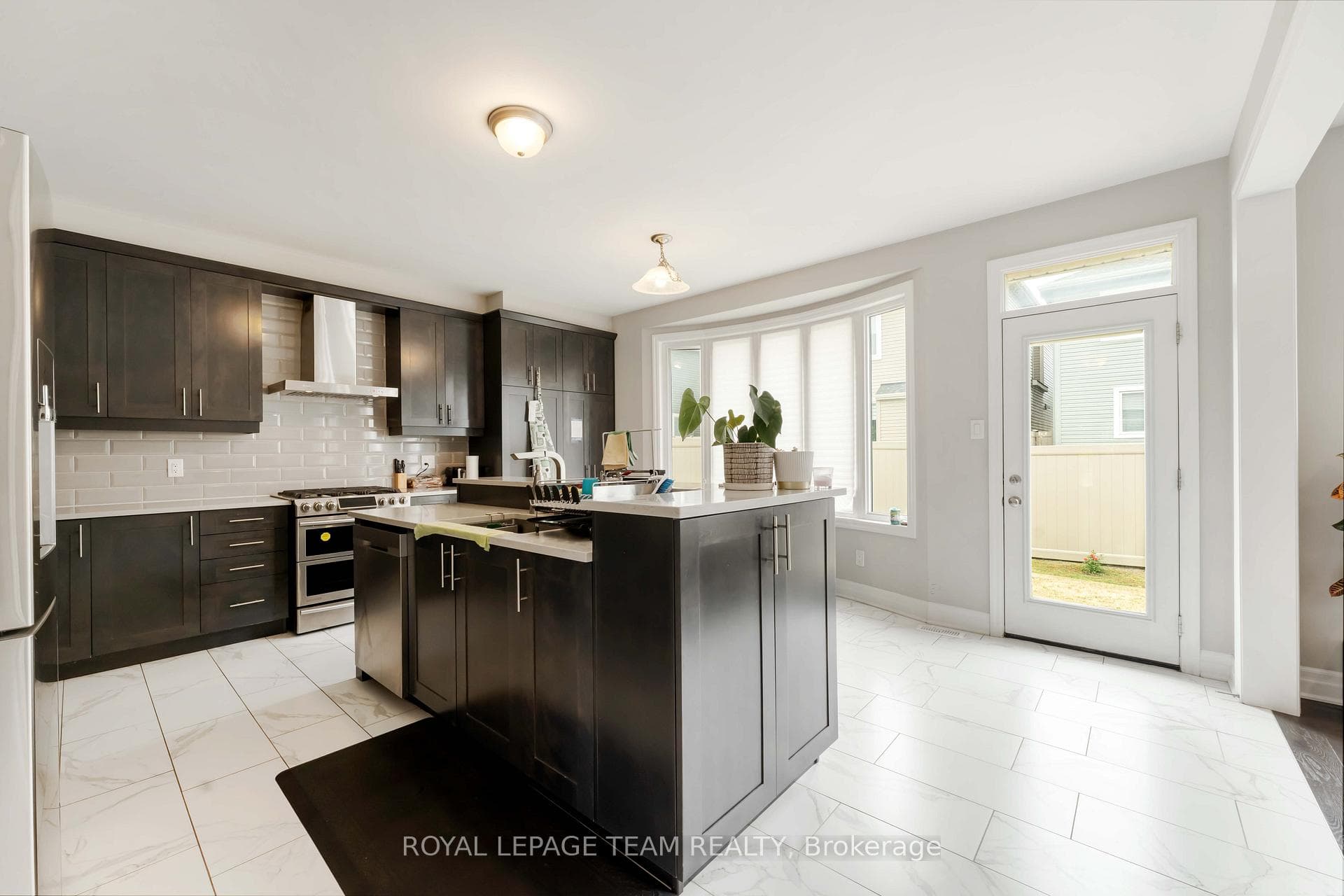 648 Pearl Dace Crescent photo 8