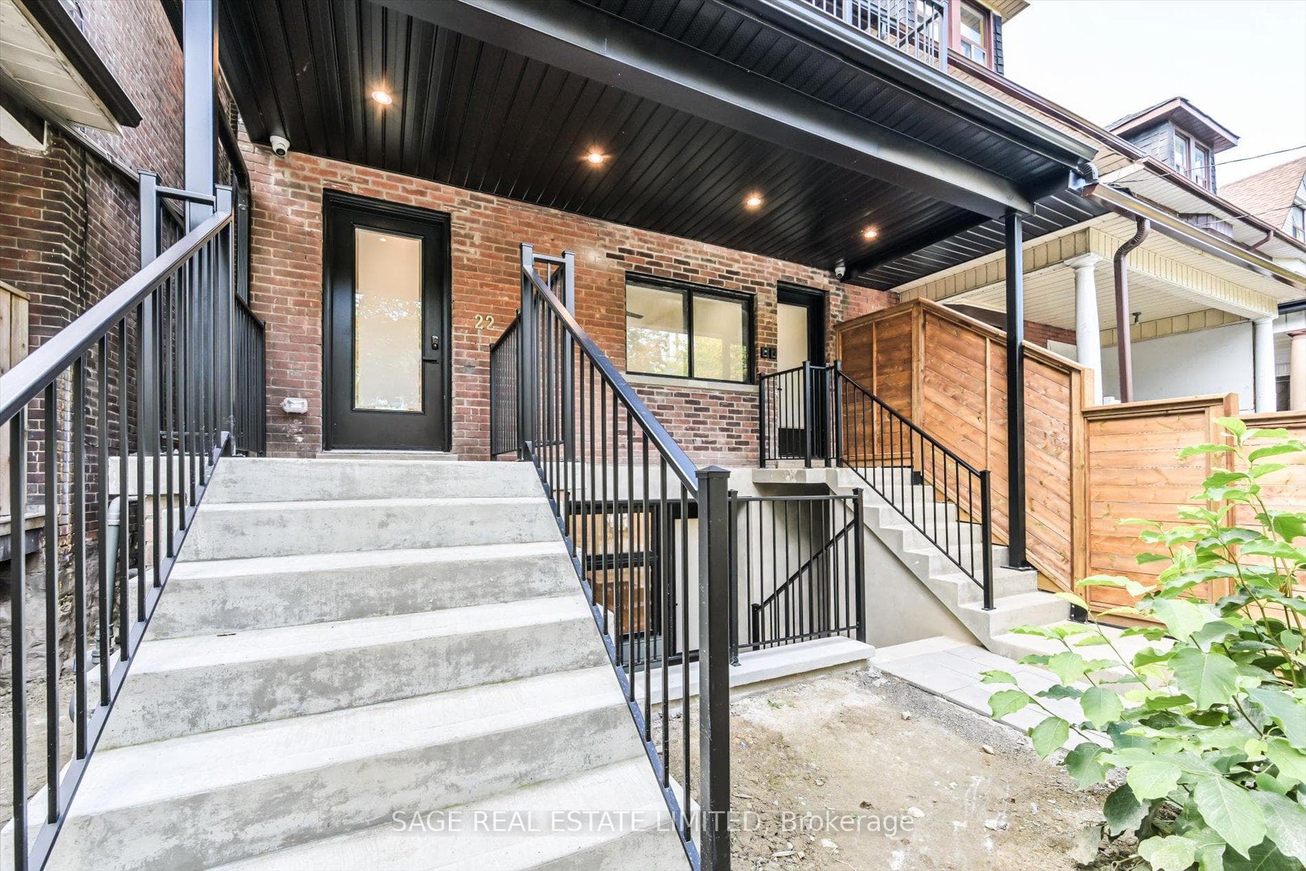 22 Lansdowne Avenue Unit A photo 4