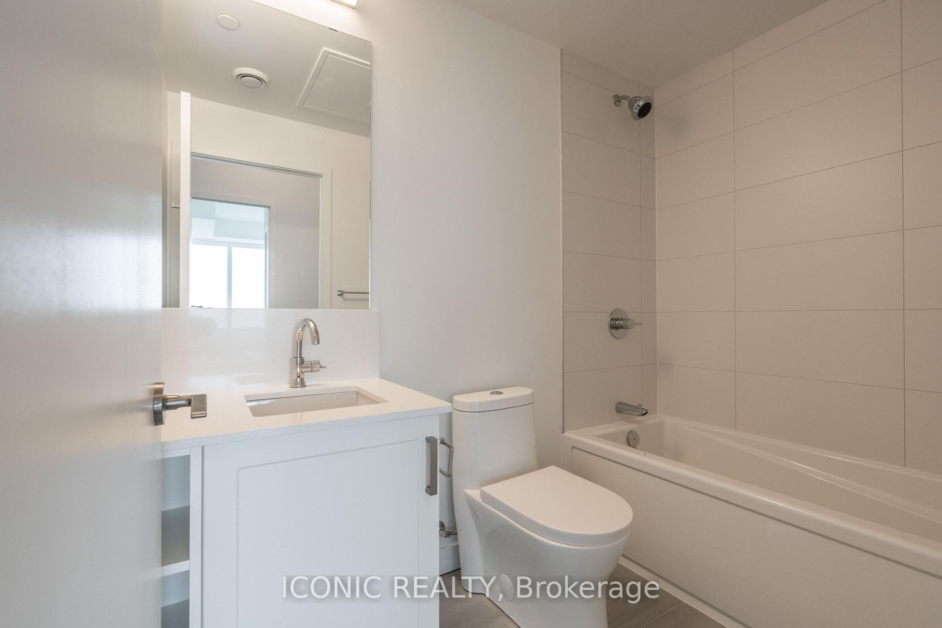 681 Yonge Street Unit 510 photo 28
