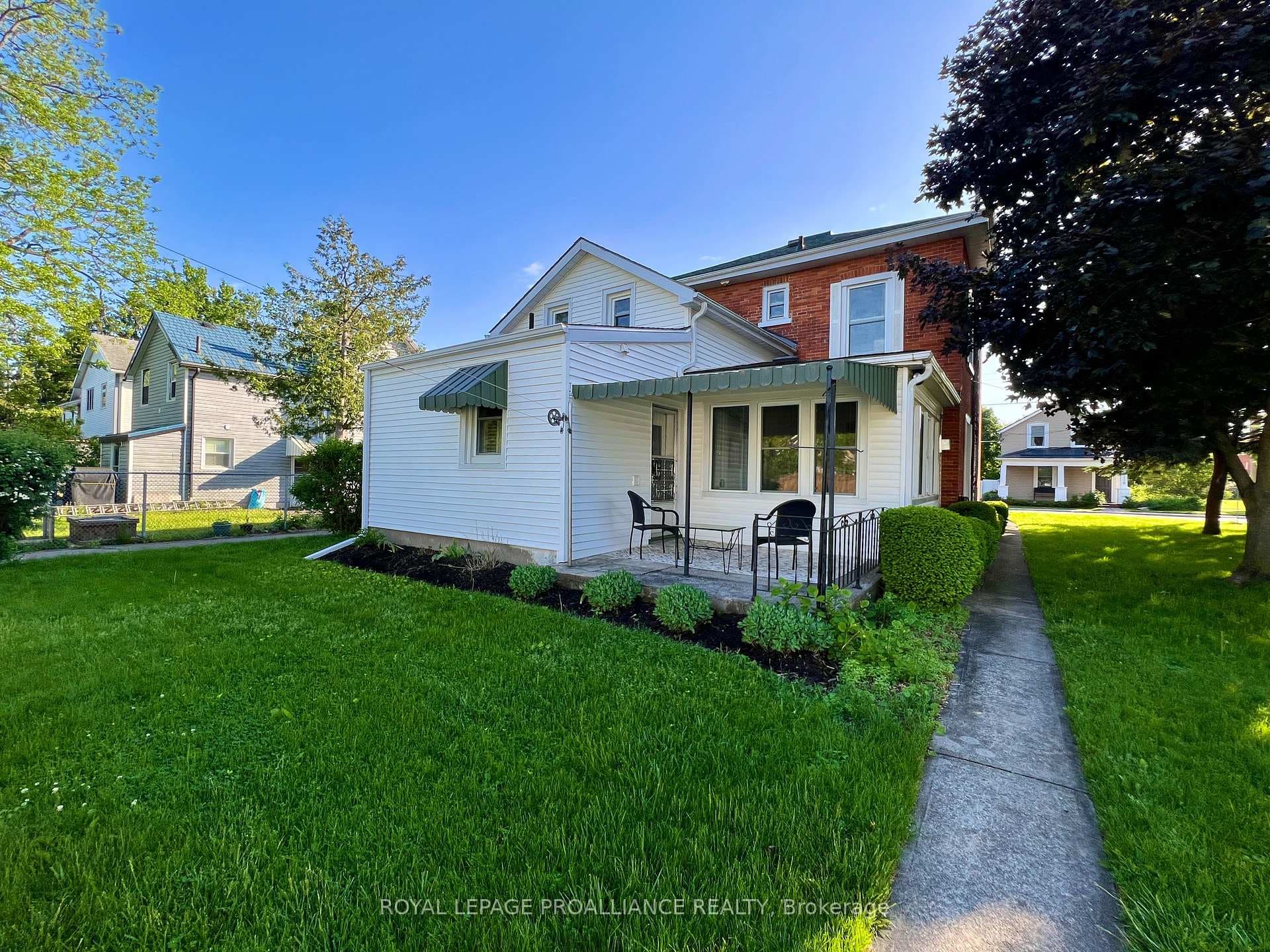 317 Albert Street photo 34