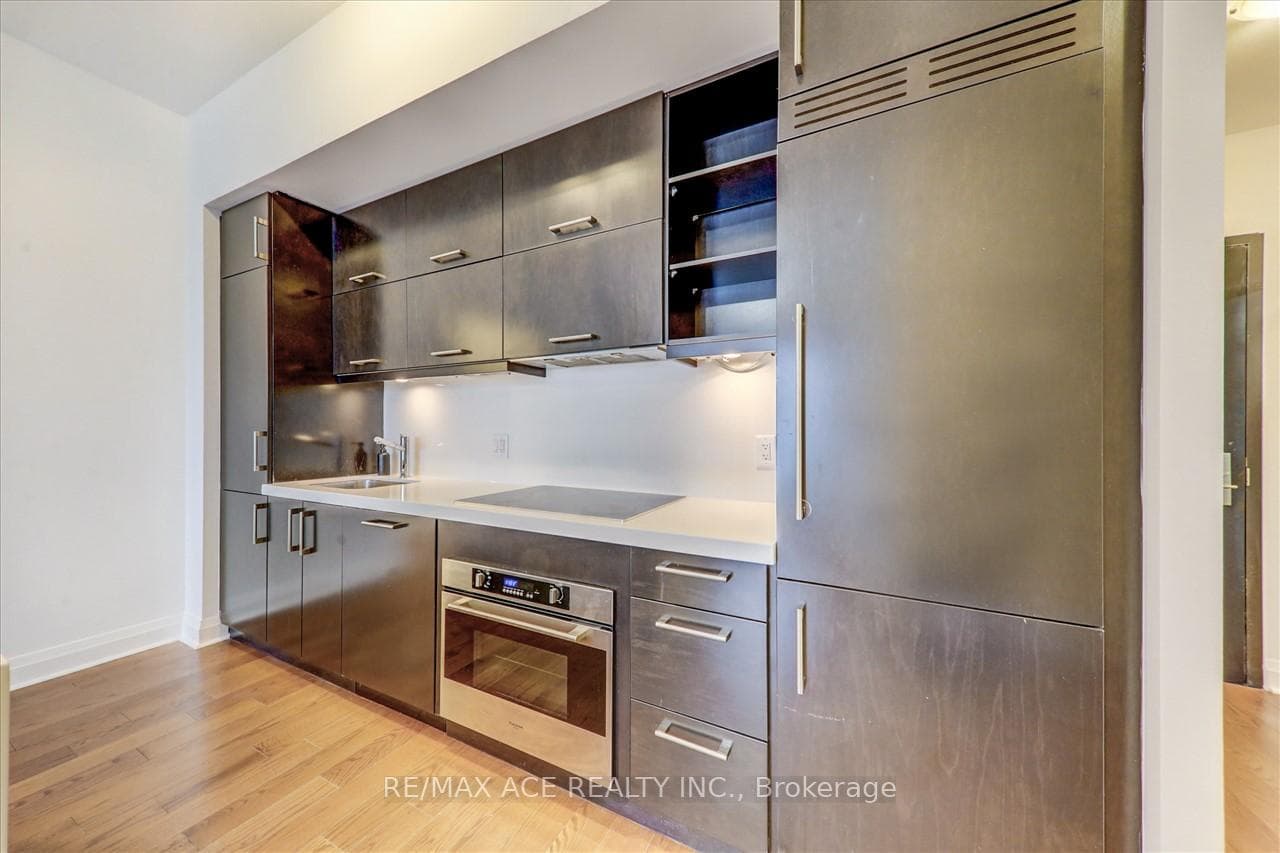 65 St Mary Street Unit 4209 photo 6