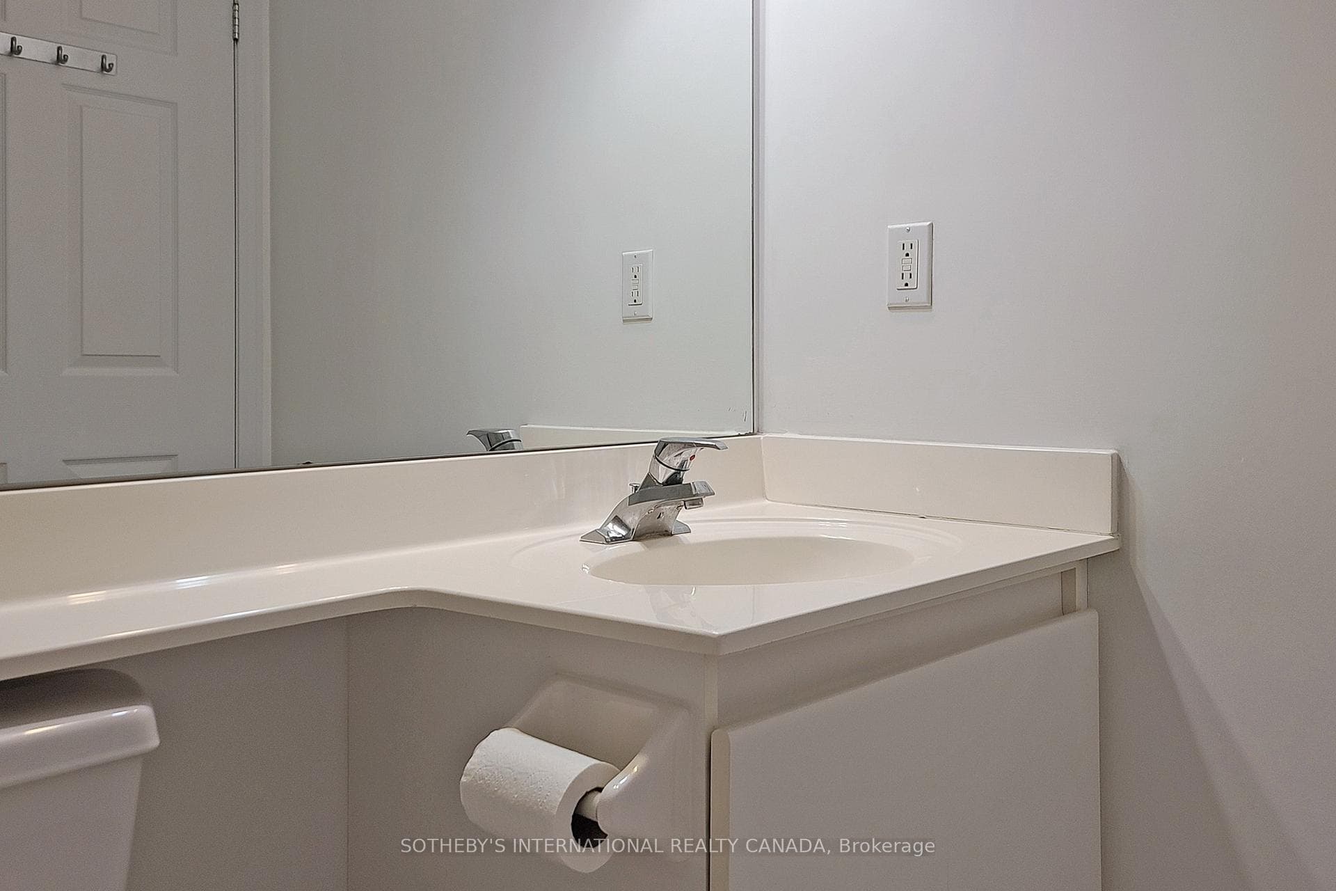 228 Queens Quay Unit 1005 photo 22