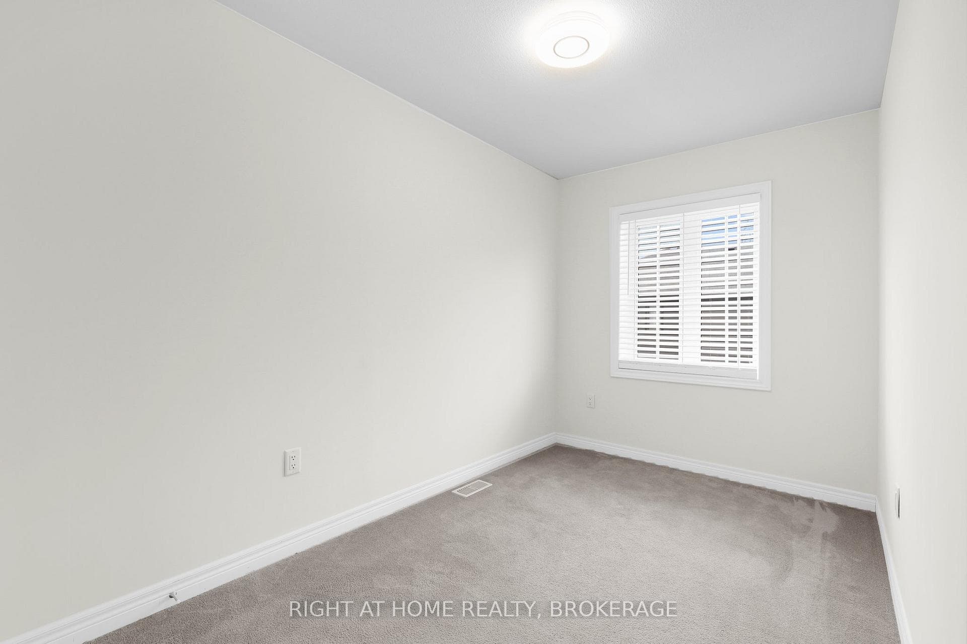 377 Glancaster Road Unit 3 photo 16