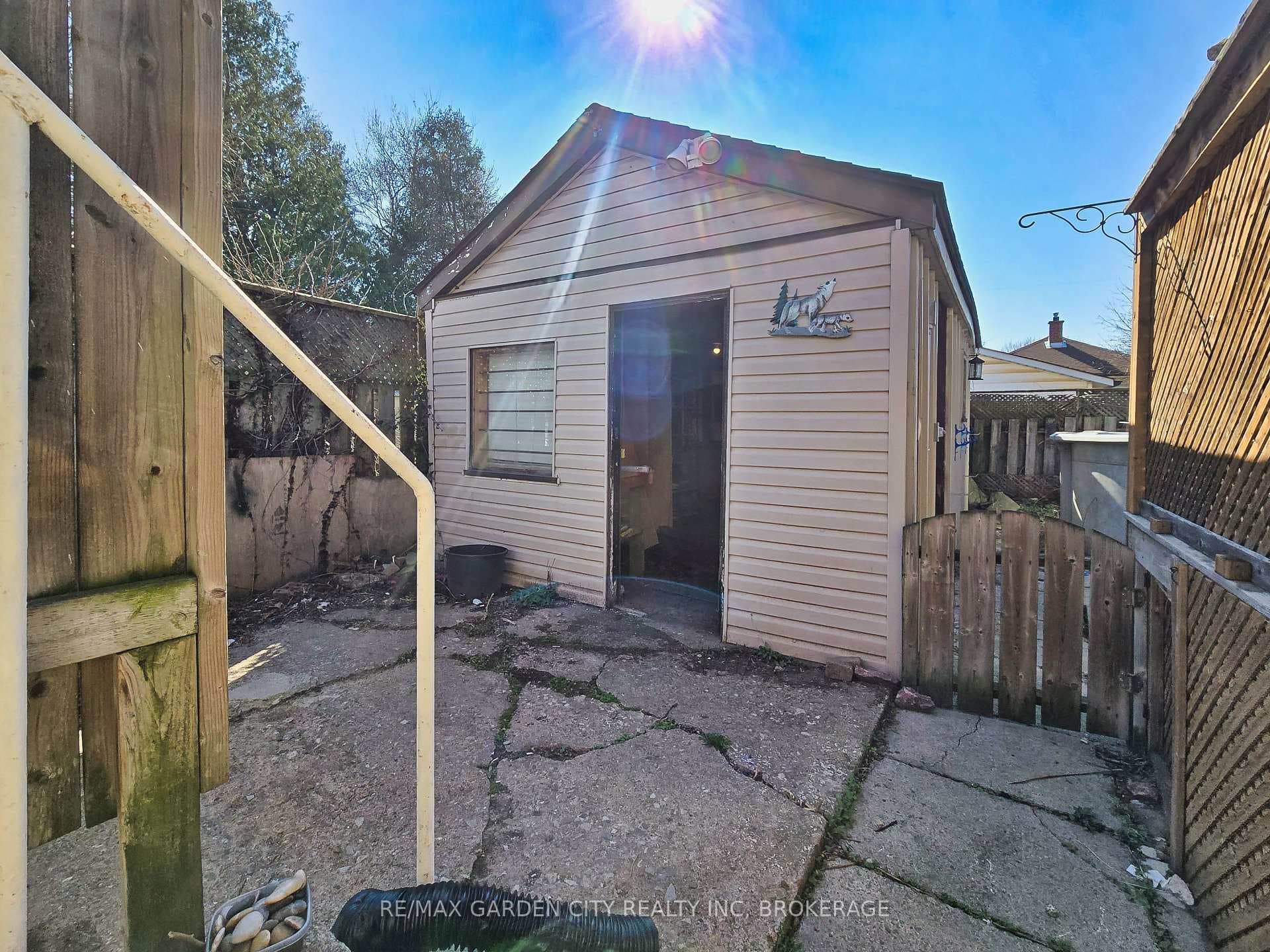 37 KERNAHAN Street photo 30