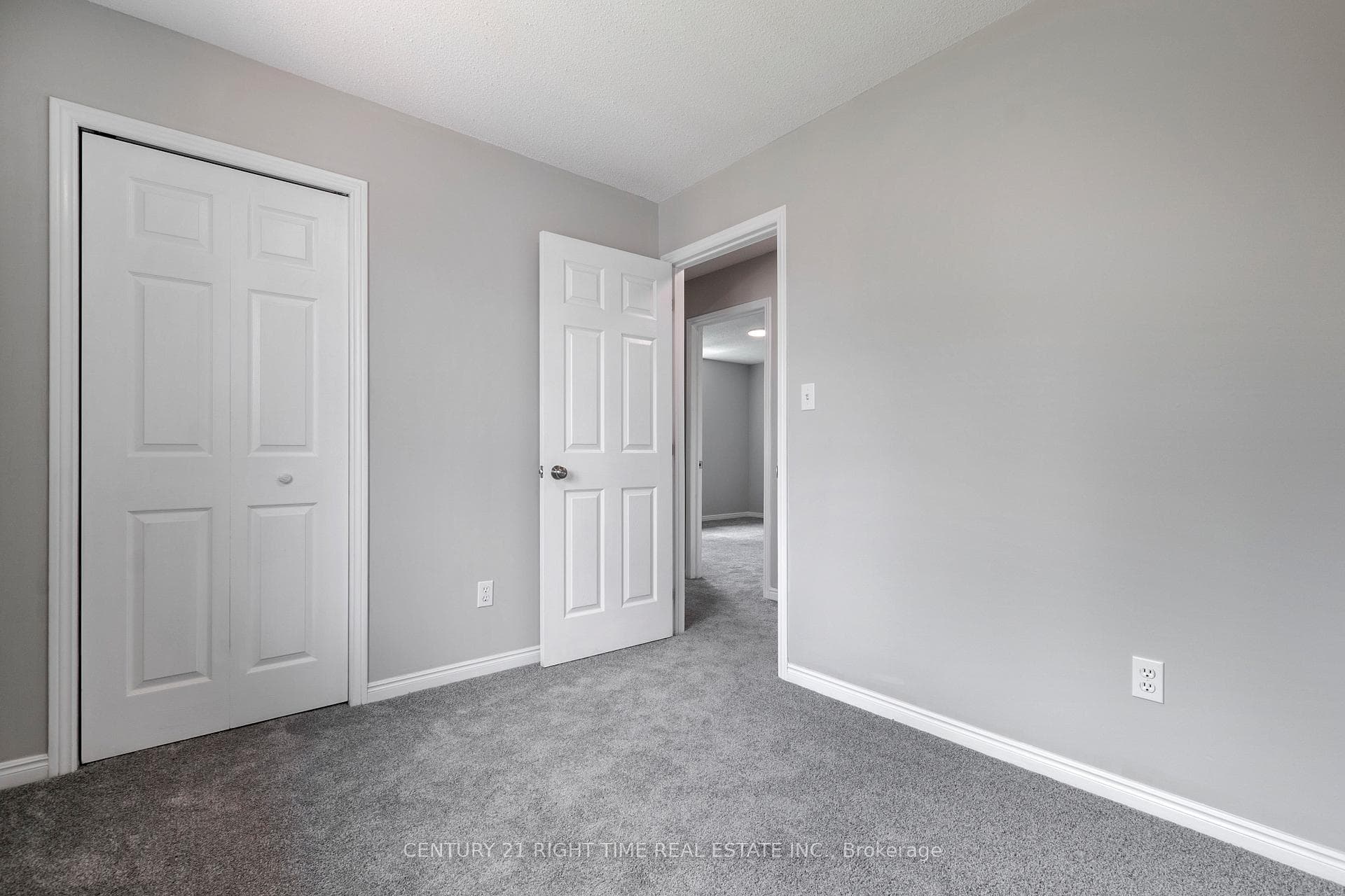 153 Blenheim Court photo 18