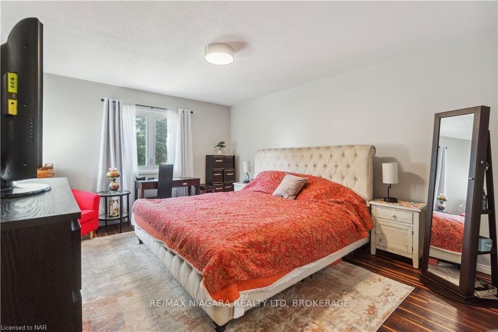 122 MADISON Court photo 24