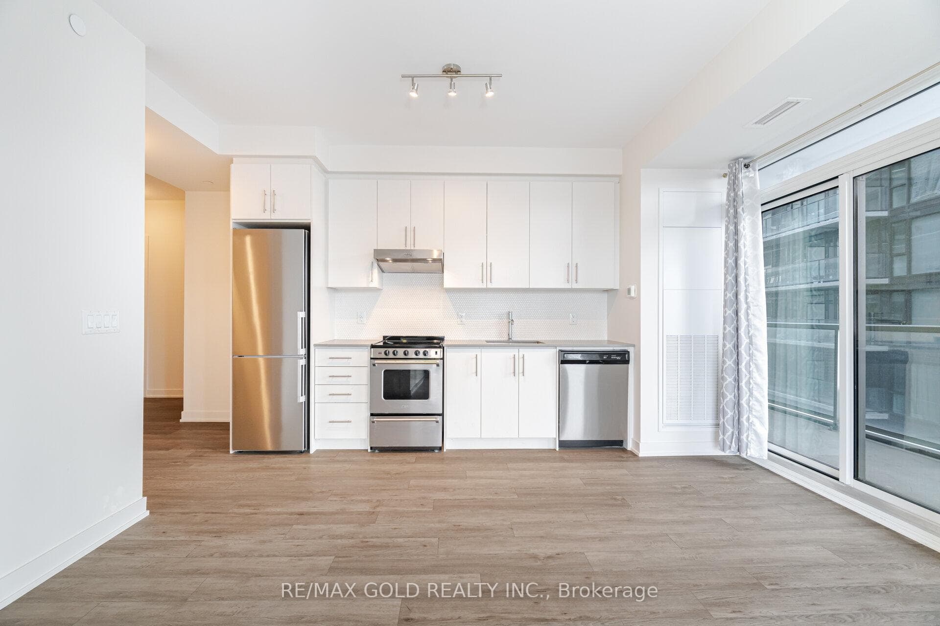 212 King William Street Unit #915 photo 6