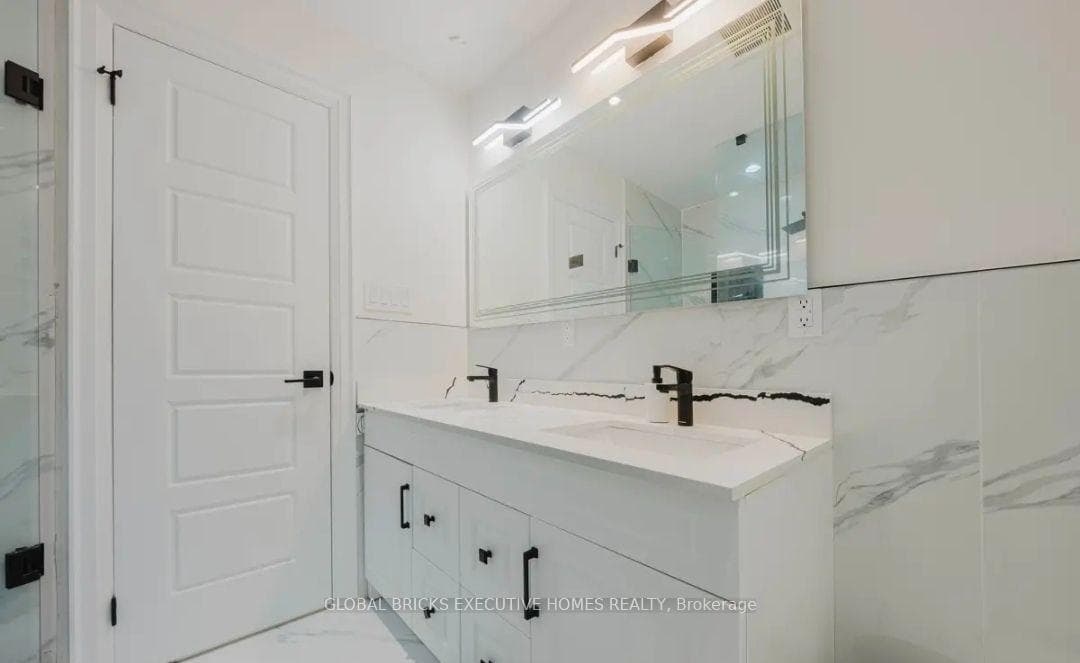 99 Benjamin Drive photo 22