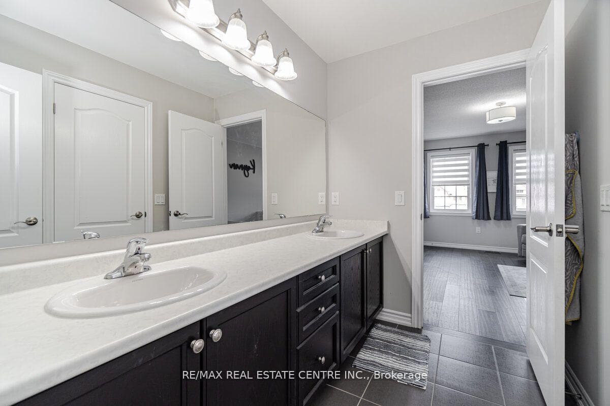 34 HAMILTON Court photo 24