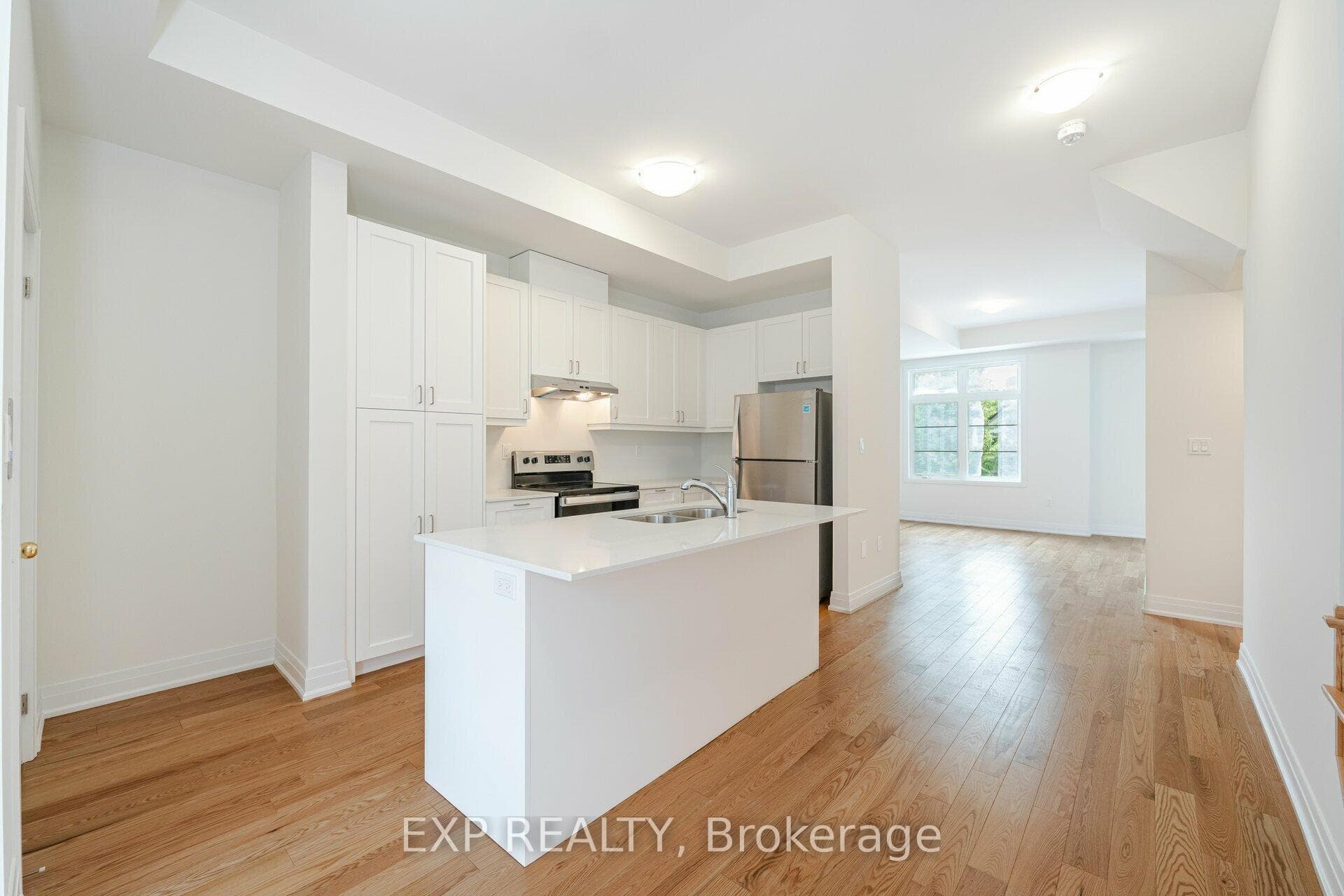 209 Wyndham Street photo 14
