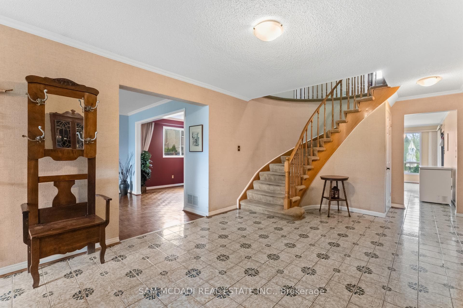 2138 Burbank Drive photo 6