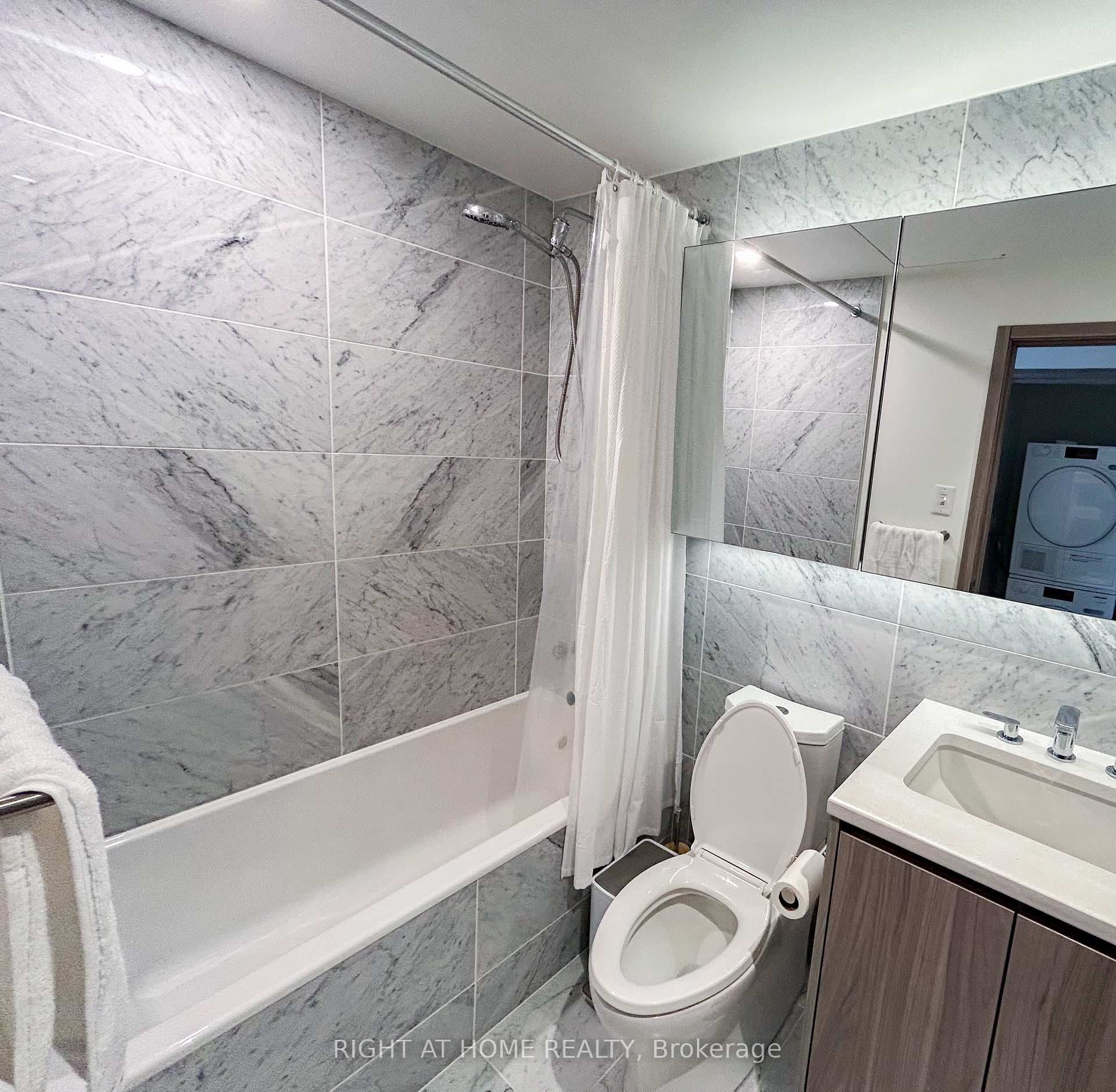 85 McMahon Drive Unit 1703 photo 7